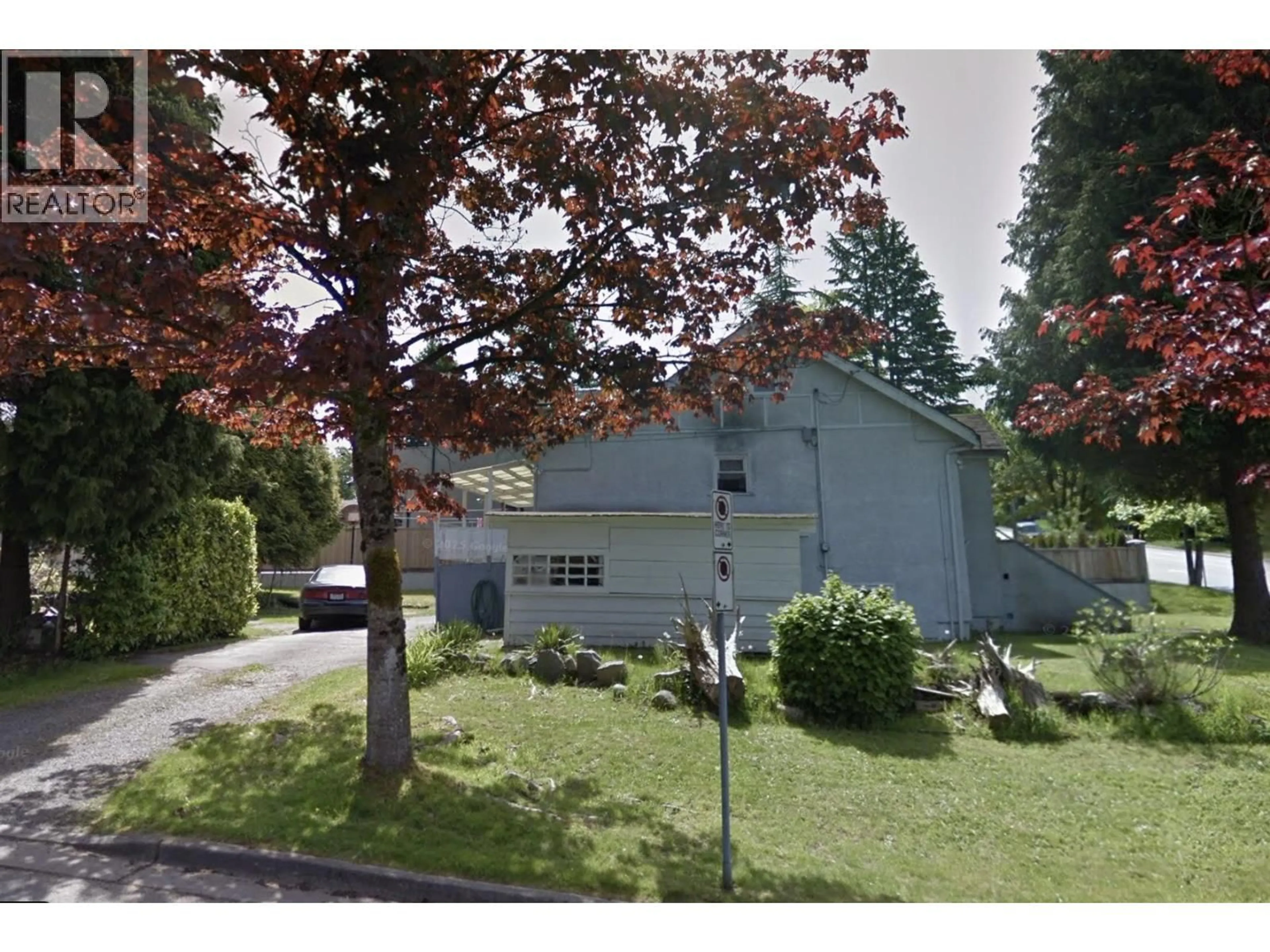Unknown for 4910 WILLINGDON AVENUE, Burnaby British Columbia V5G3H8