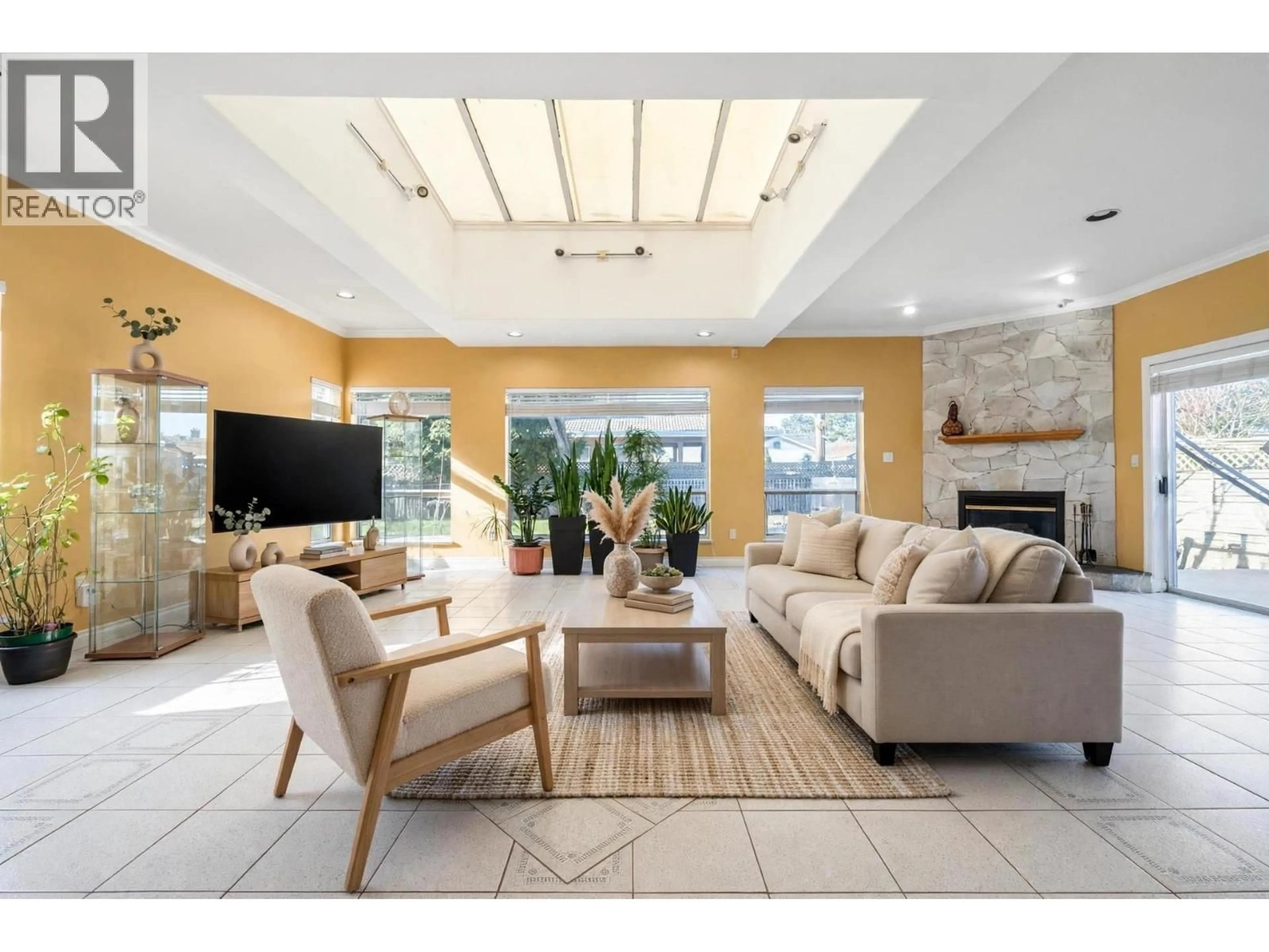 Living room with furniture, ceramic/tile floor for 7591 GILBERT ROAD, Richmond British Columbia V7C3W6