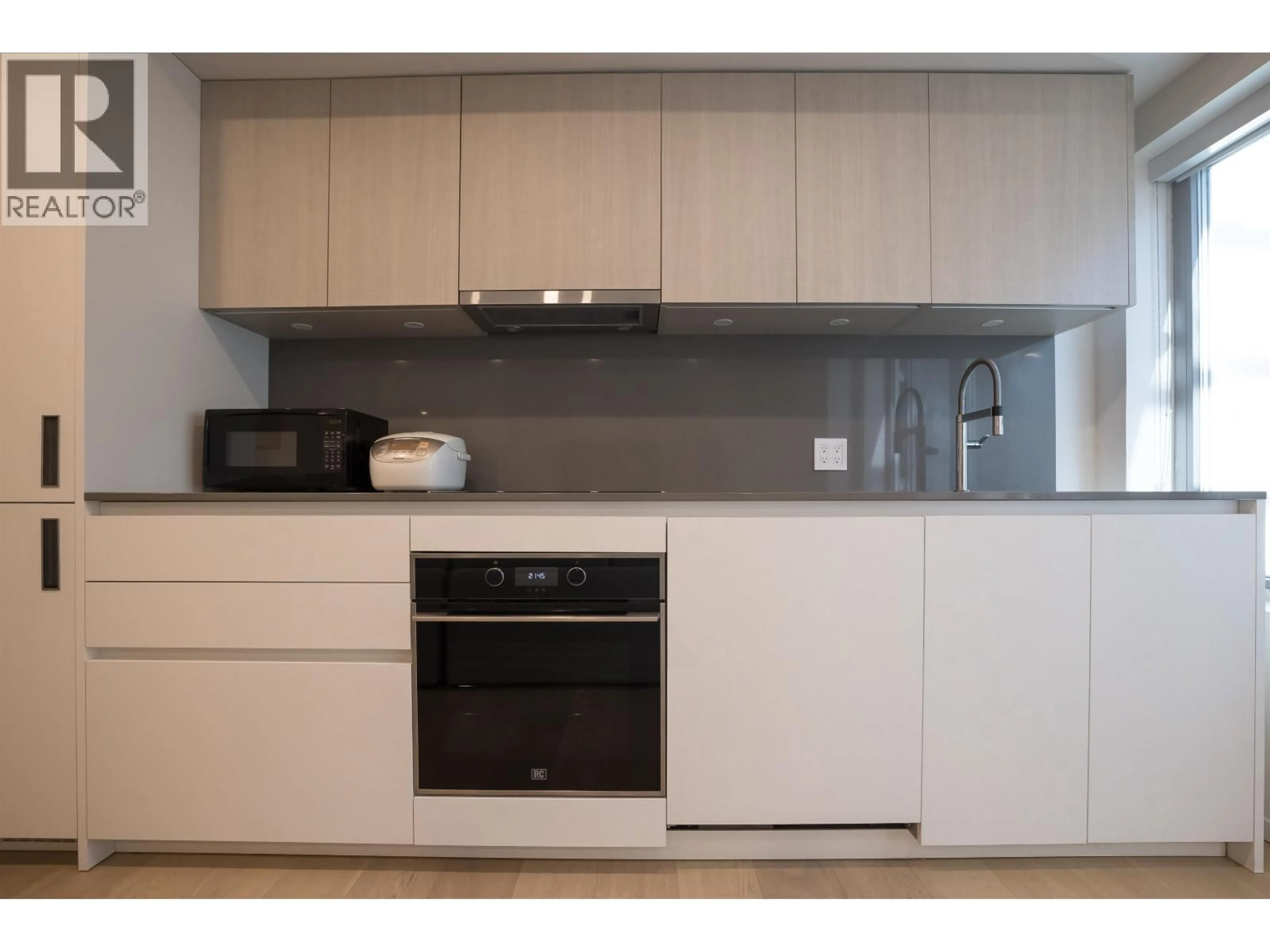 Standard kitchen, unknown for 1076 PARK DRIVE, Vancouver British Columbia V6P2J5