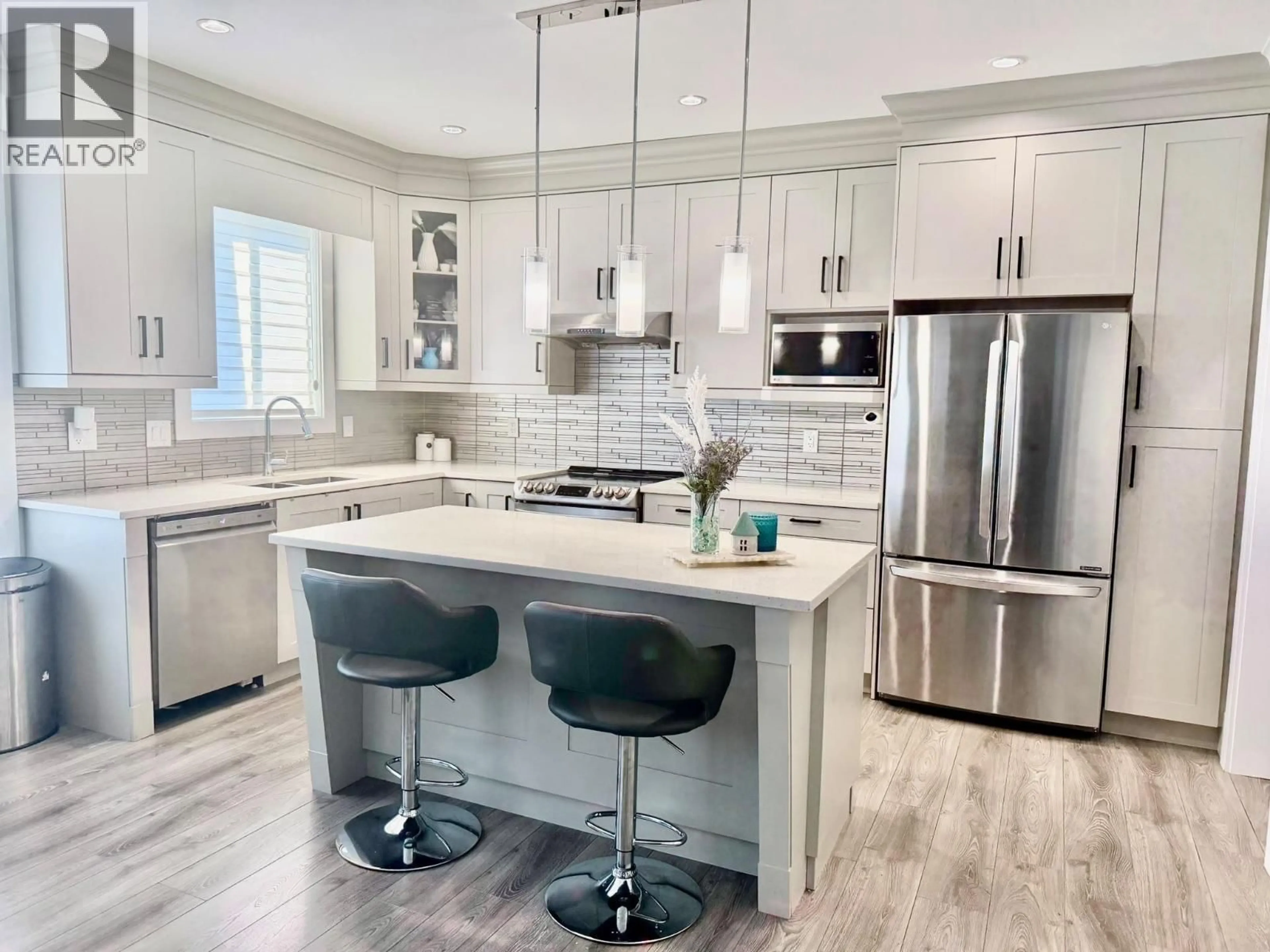 Contemporary kitchen, ceramic/tile floor for 23912 DEWDNEY TRUNK ROAD, Maple Ridge British Columbia V4R1W2
