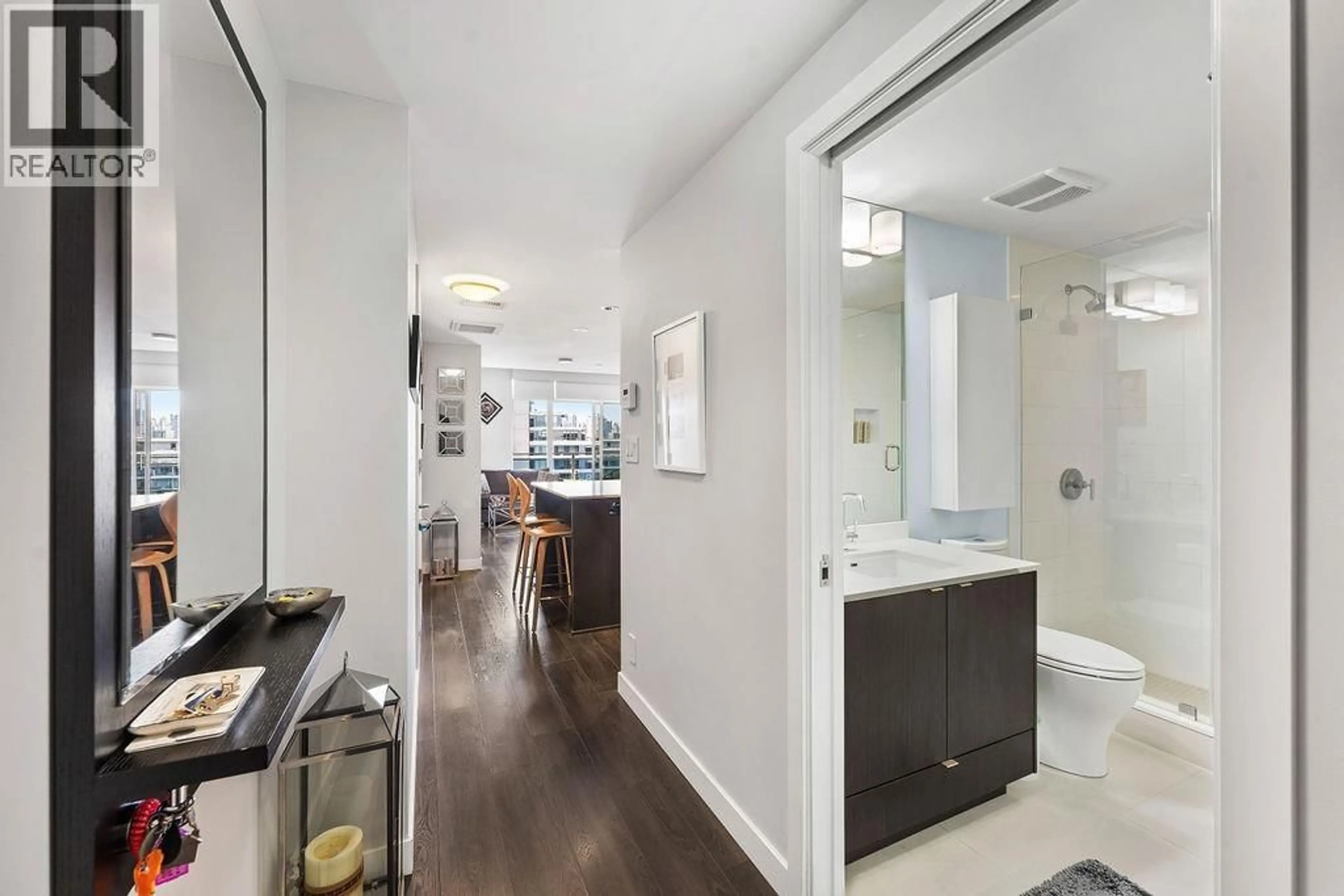 Indoor entryway for 1609 - 111 1ST AVENUE, Vancouver British Columbia V6A0E9