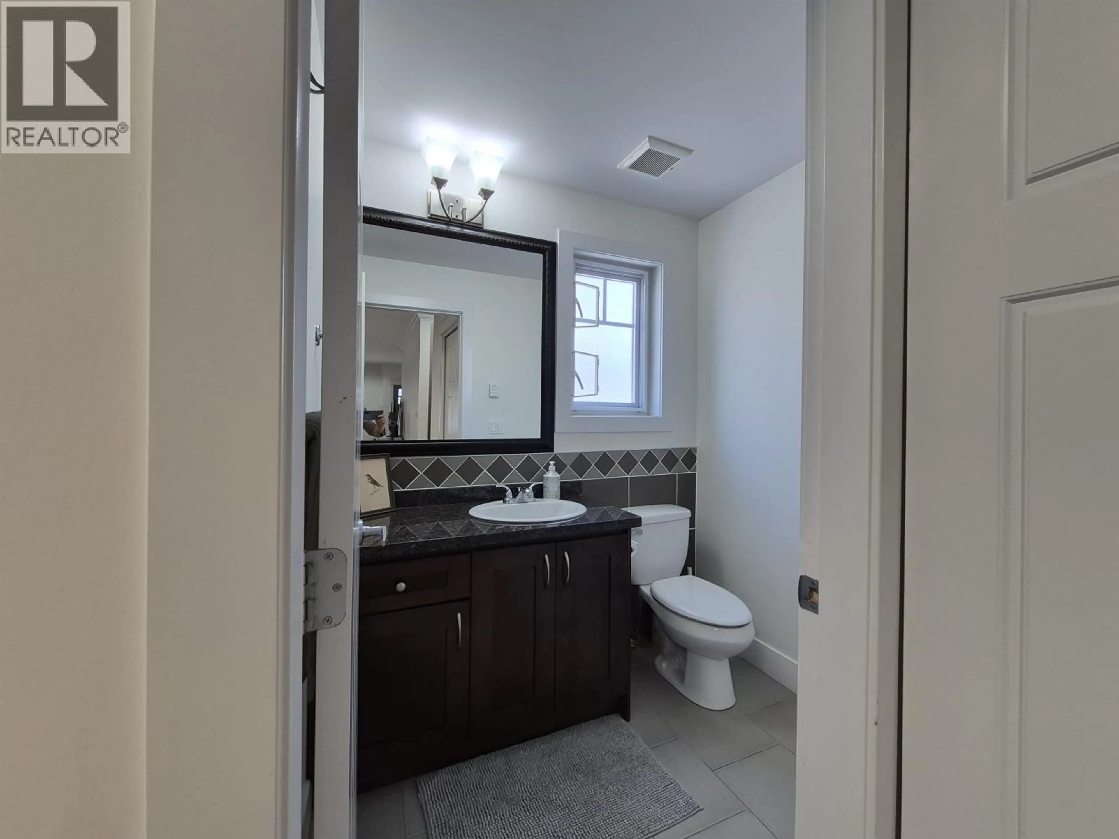 Standard bathroom, ceramic/tile floor for 112 - 3333 DEWDNEY TRUNK ROAD, Port Moody British Columbia V3H2E4