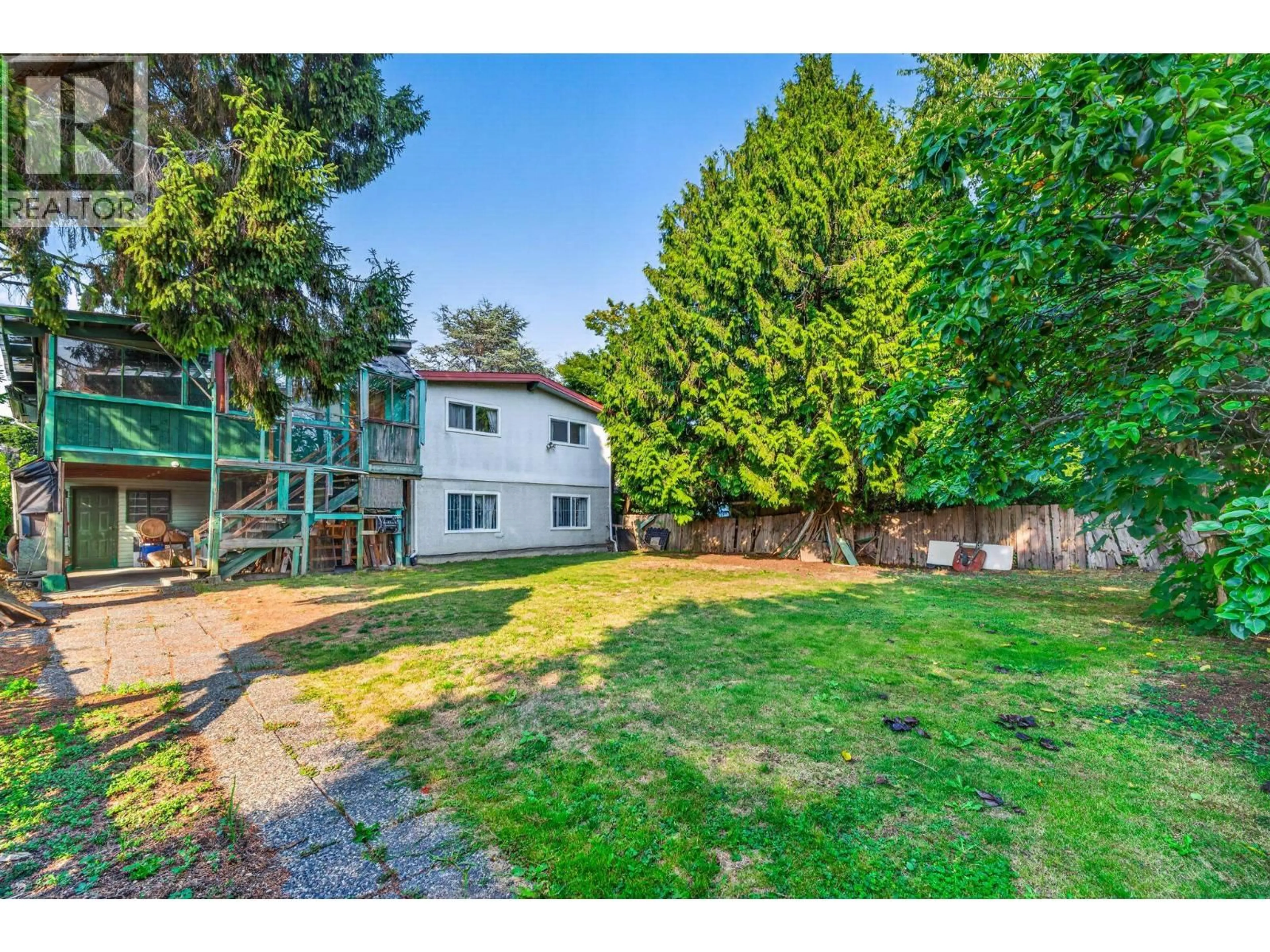 A pic from outside/outdoor area/front of a property/back of a property/a pic from drone, unknown for 6500 YEATS CRESCENT, Richmond British Columbia V7E4C9