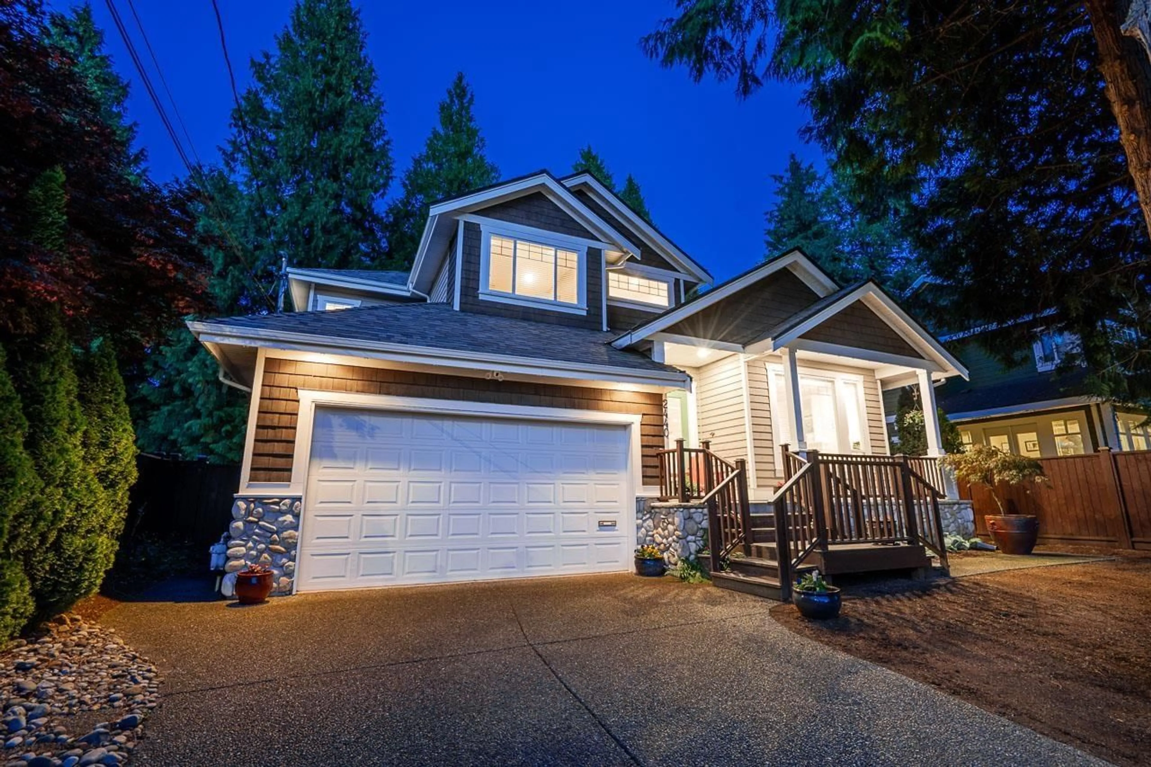 Home with vinyl exterior material, street for 2440 124B STREET, Surrey British Columbia V4A3N6