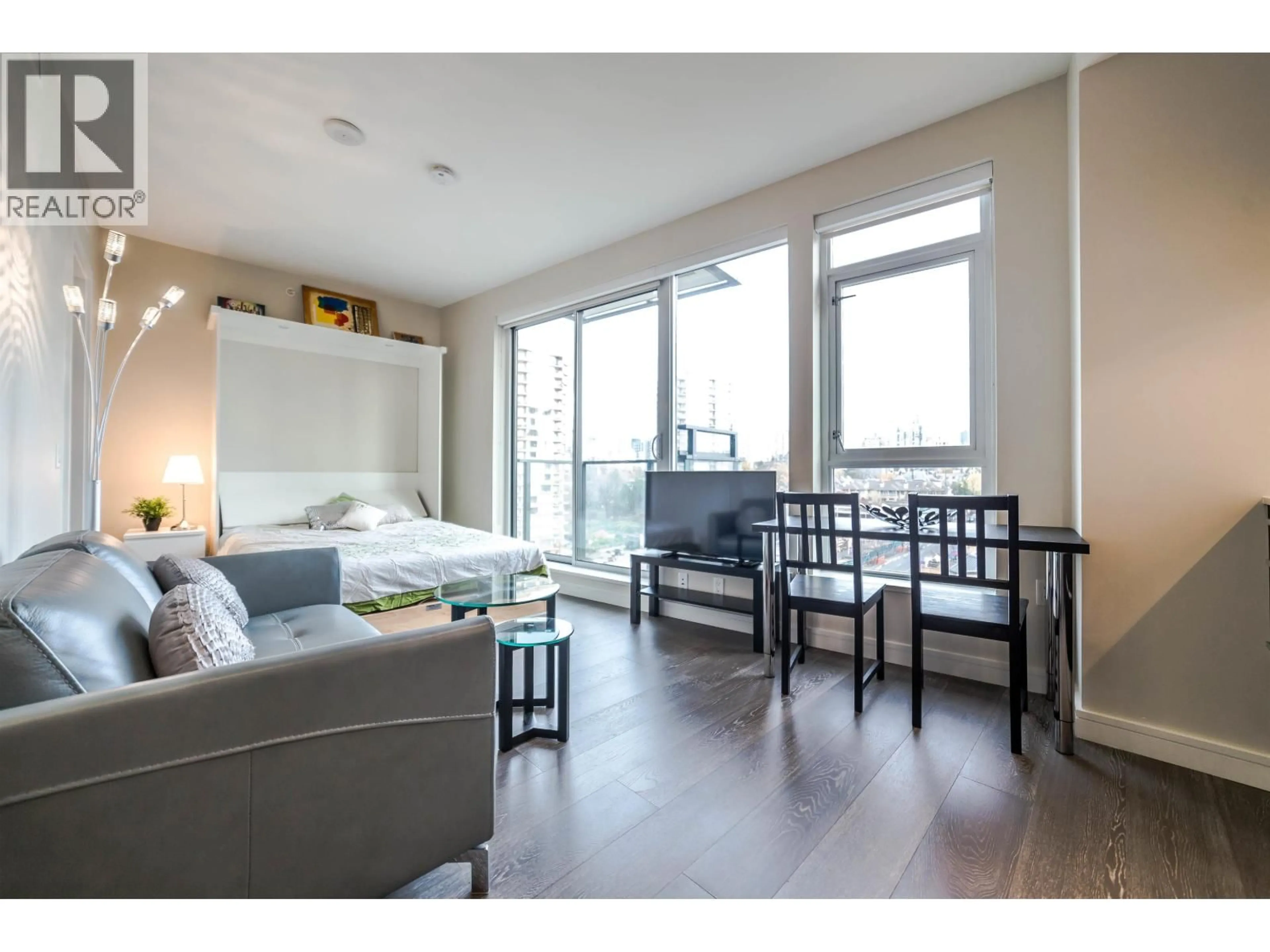 Living room with furniture, wood/laminate floor for 904 - 1221 BIDWELL STREET, Vancouver British Columbia V6G0B1