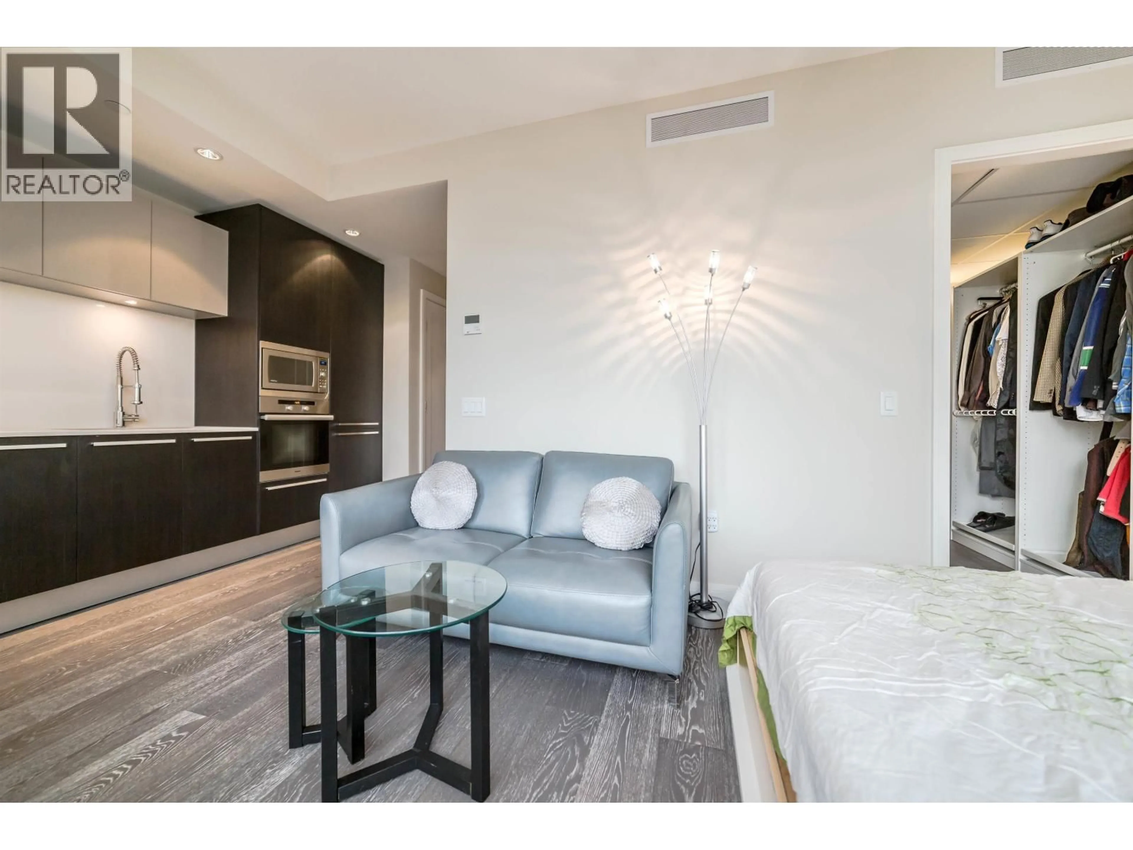 Living room with furniture, unknown for 904 - 1221 BIDWELL STREET, Vancouver British Columbia V6G0B1
