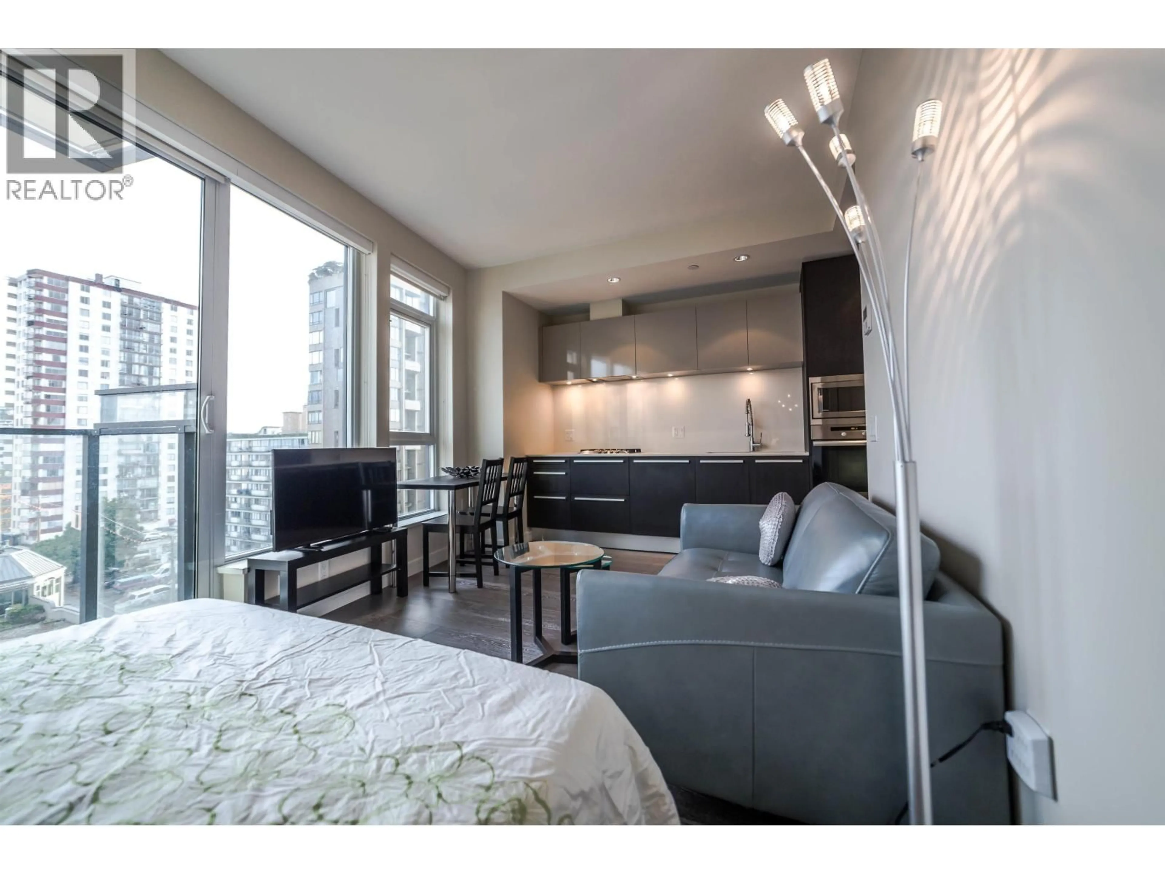 Living room with furniture, wood/laminate floor for 904 - 1221 BIDWELL STREET, Vancouver British Columbia V6G0B1