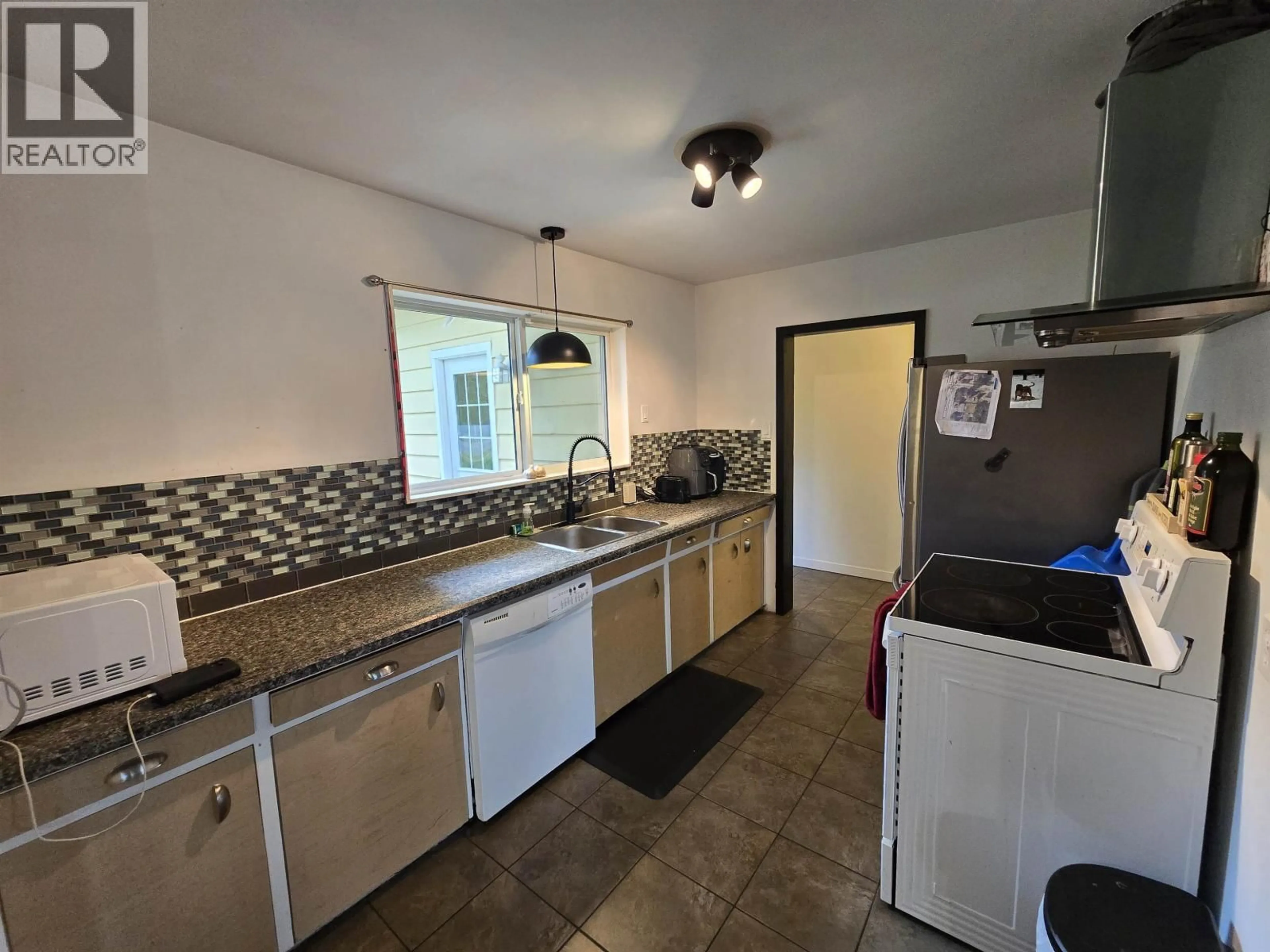 Standard kitchen, ceramic/tile floor for 4736 HALLIWELL AVENUE, Terrace British Columbia V8G2J3