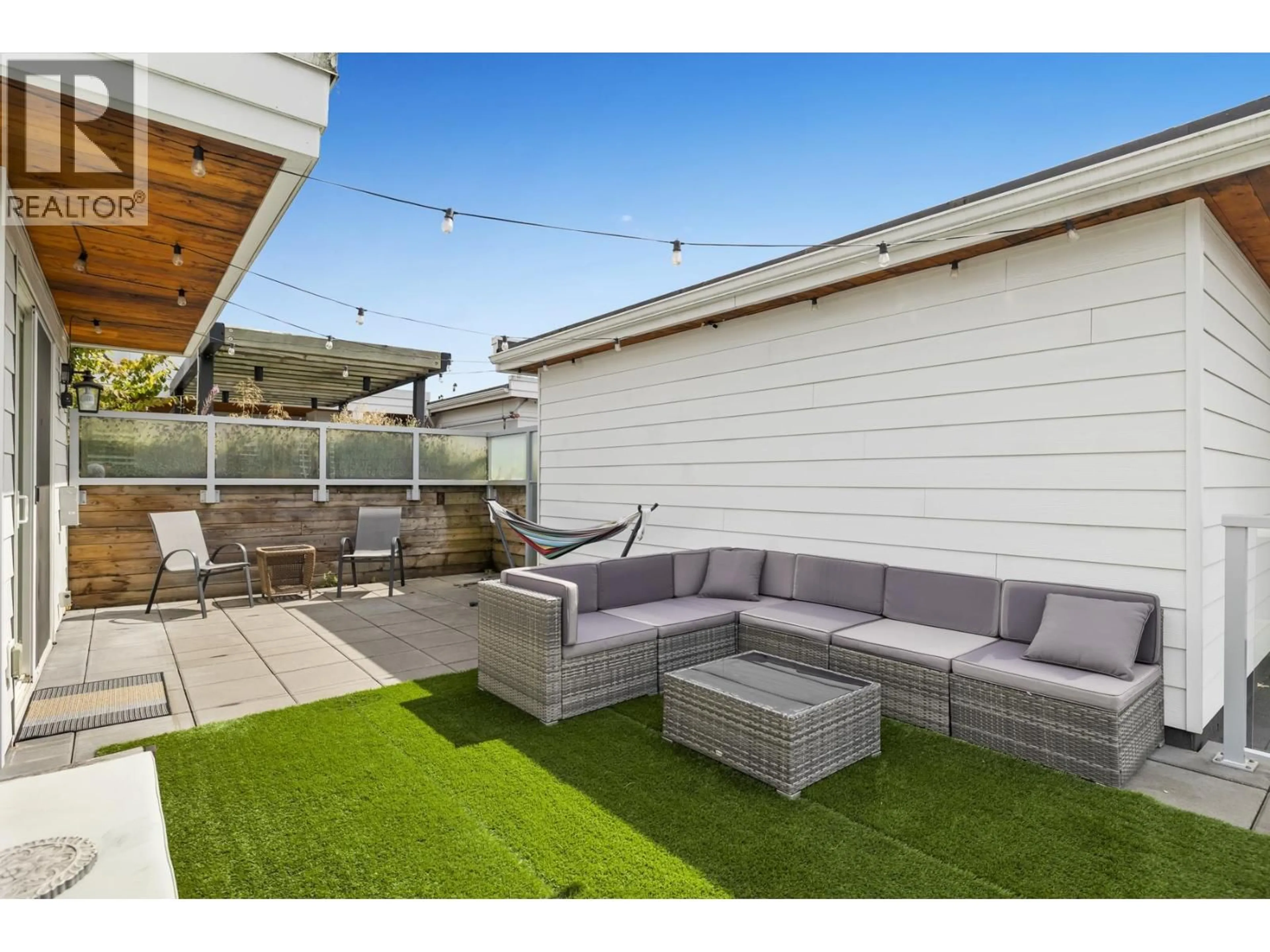 Patio, street for 611 - 707 COMO LAKE AVENUE, Coquitlam British Columbia V3J0J5
