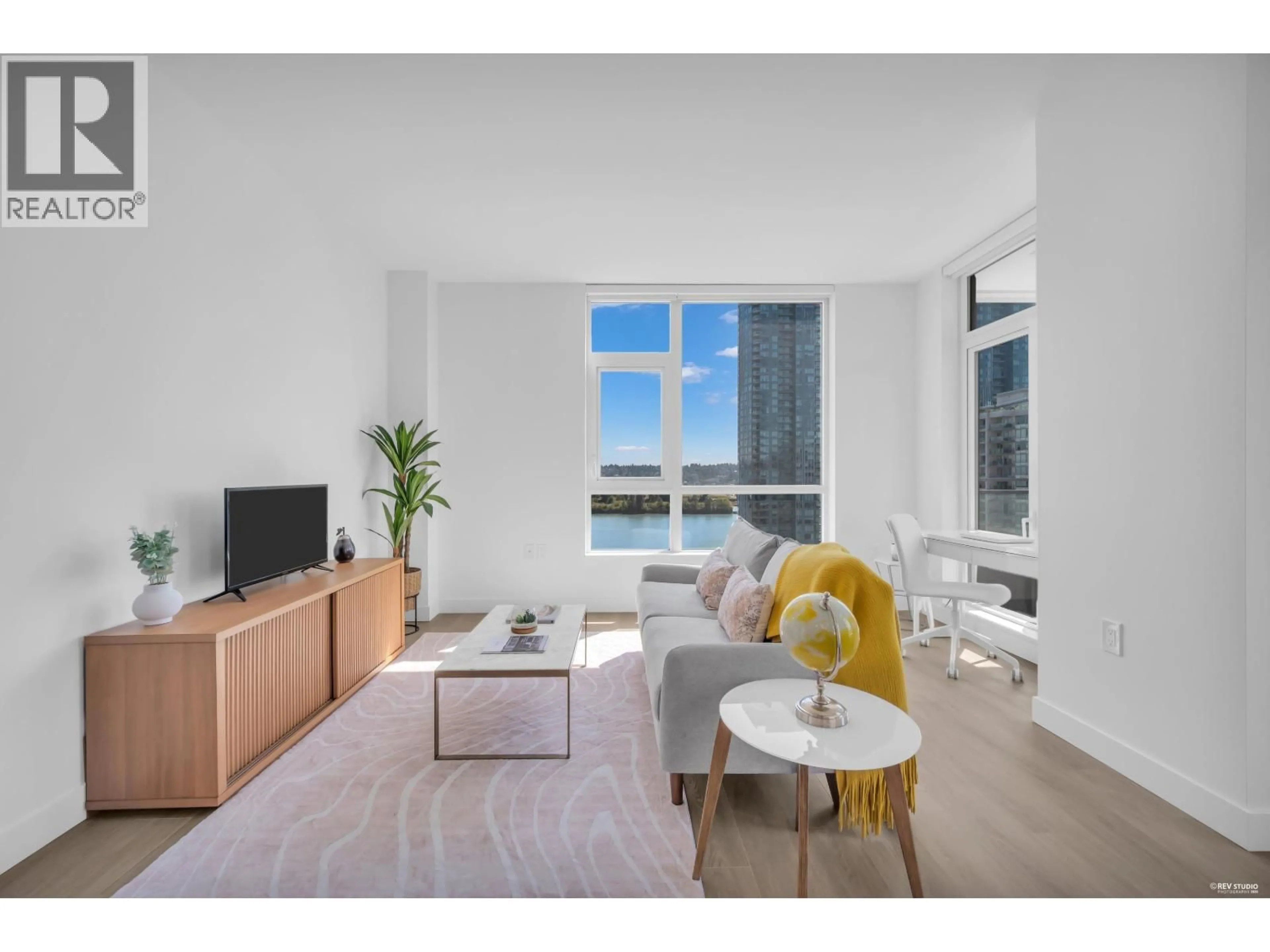 Living room with furniture, unknown for 910 - 618 CARNARVON STREET, New Westminster British Columbia V3M0N9