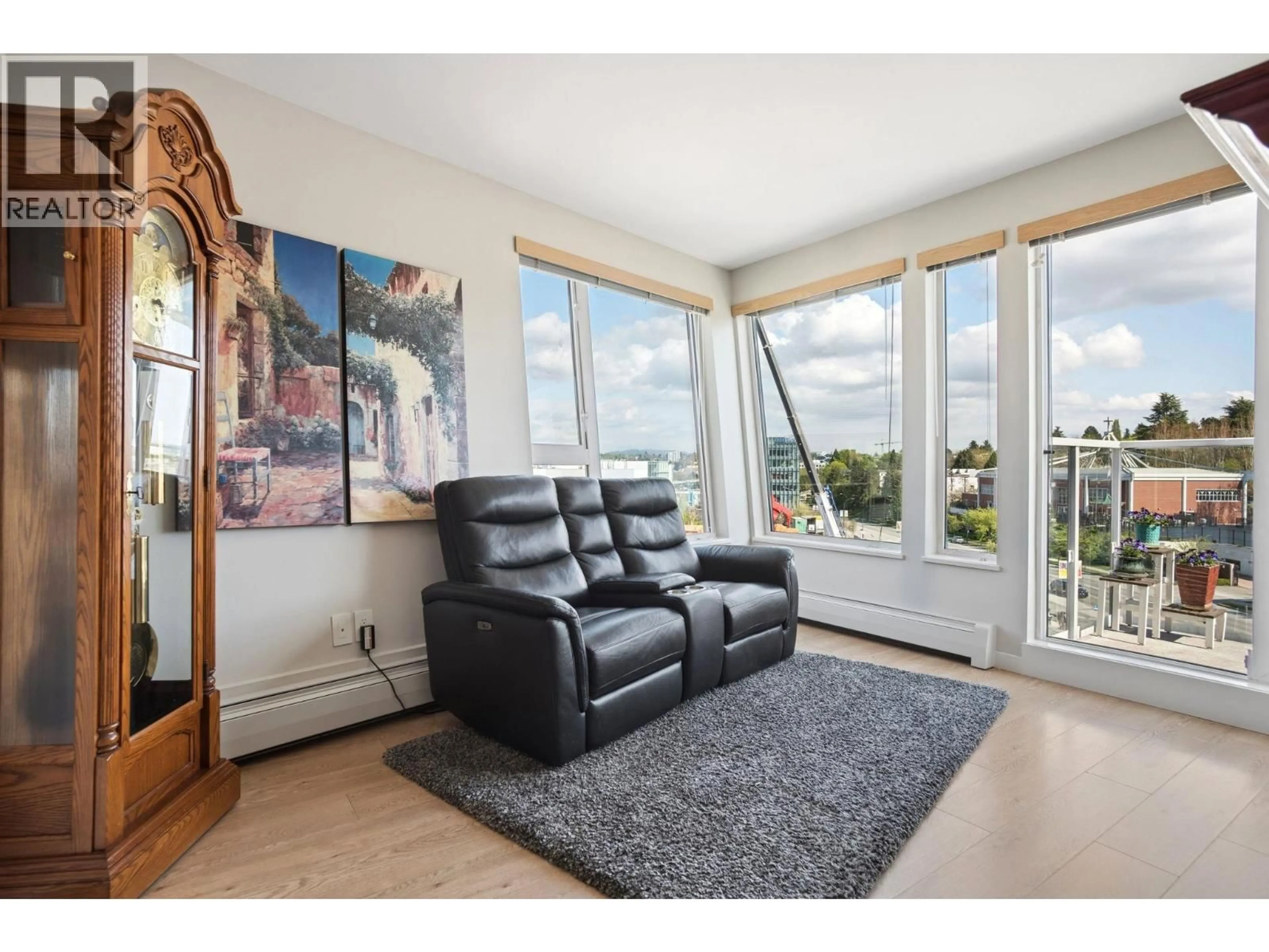 Living room with furniture, unknown for 613 - 417 GREAT NORTHERN WAY, Vancouver British Columbia V5T0G7