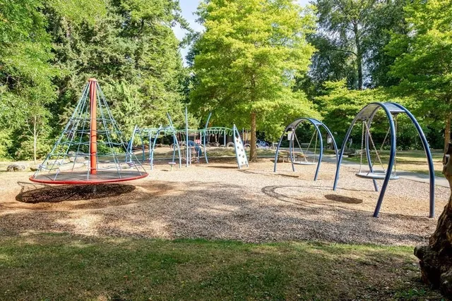 1446 128A STREET, Surrey 2