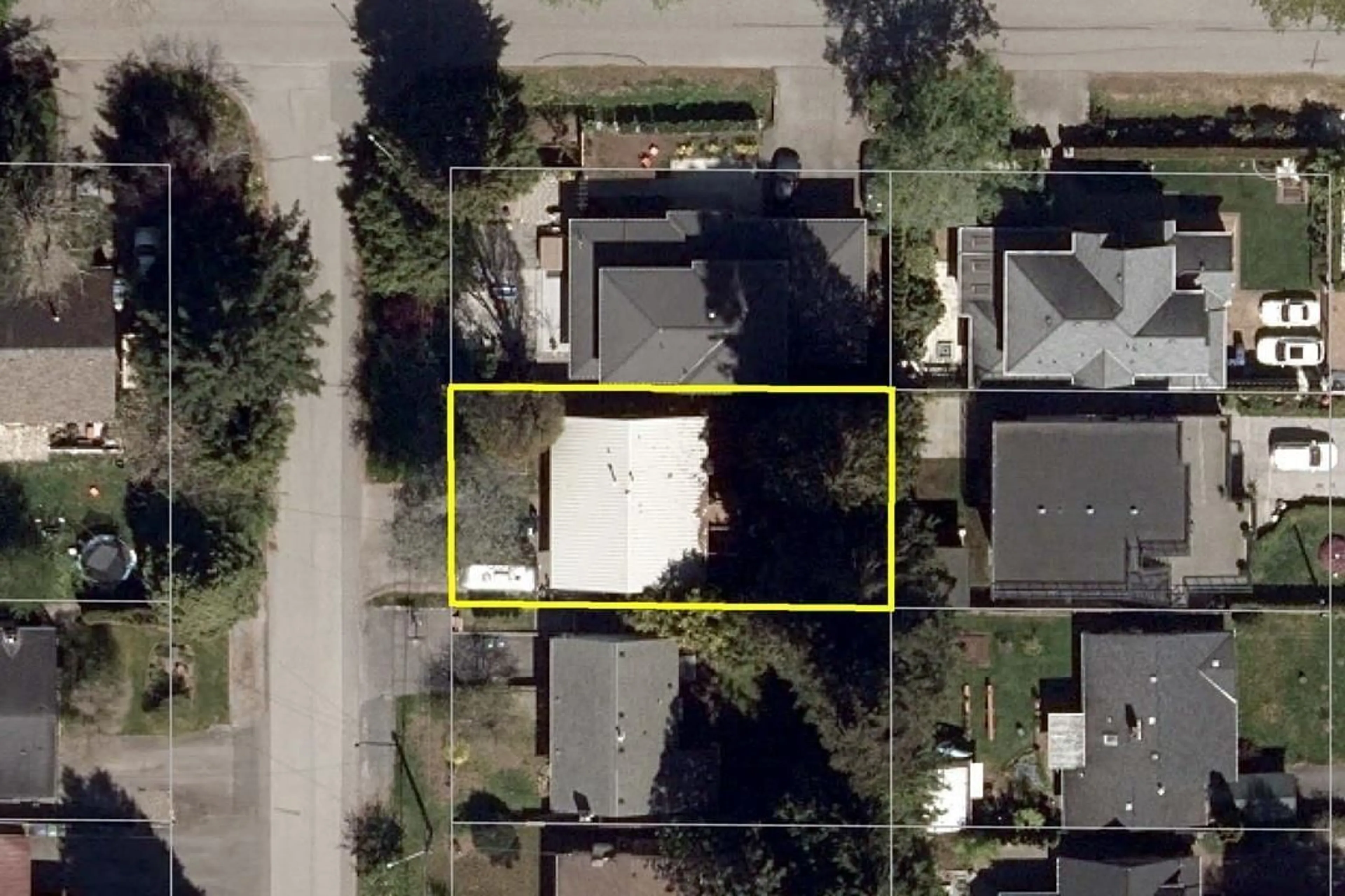 A pic from outside/outdoor area/front of a property/back of a property/a pic from drone, street for 1446 128A STREET, Surrey British Columbia V4A3X4