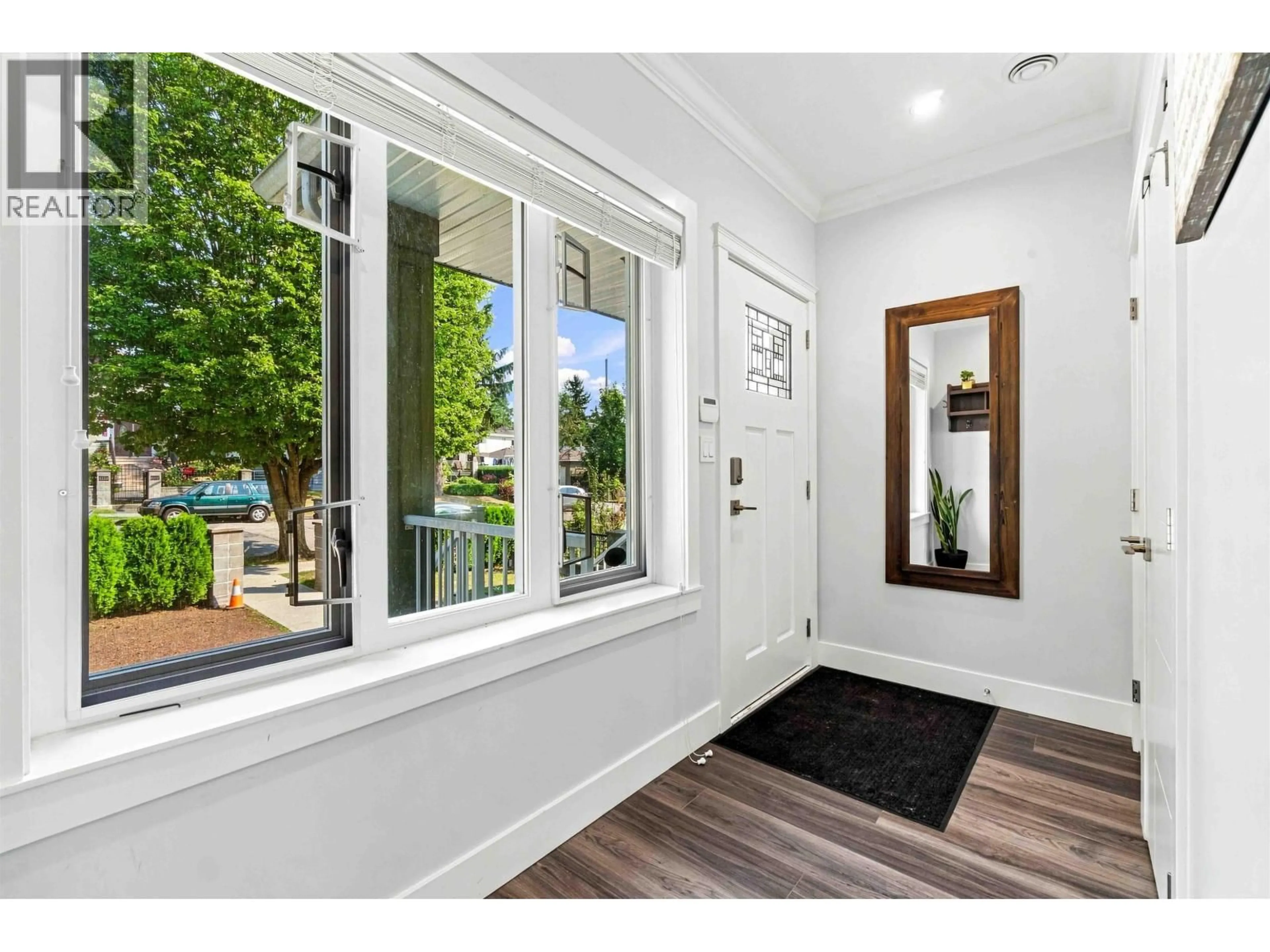 Indoor entryway for 3162 VENABLES STREET, Vancouver British Columbia V5K2S4