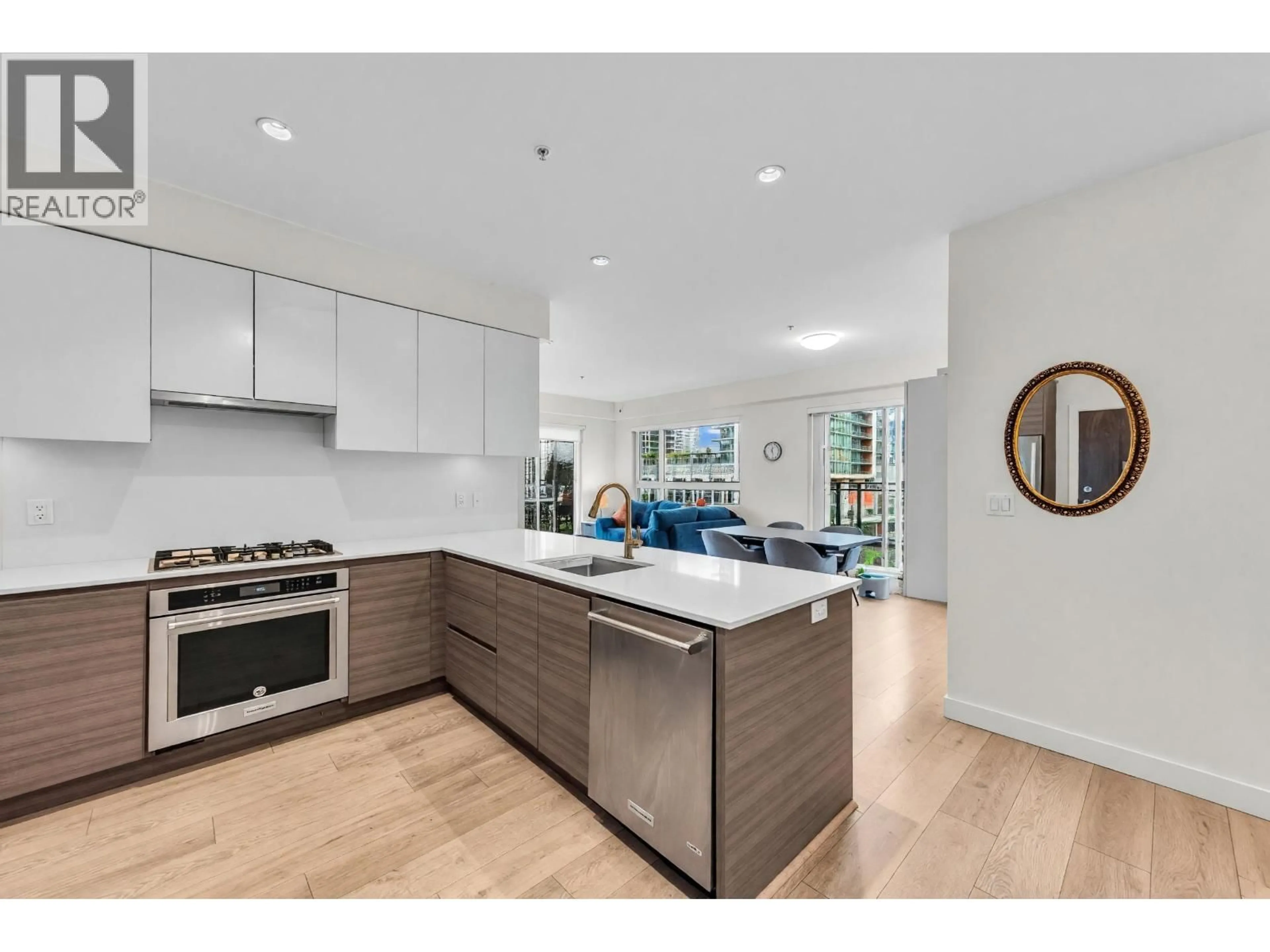 Open concept kitchen, unknown for 501 - 4468 DAWSON STREET, Burnaby British Columbia V5C0J9