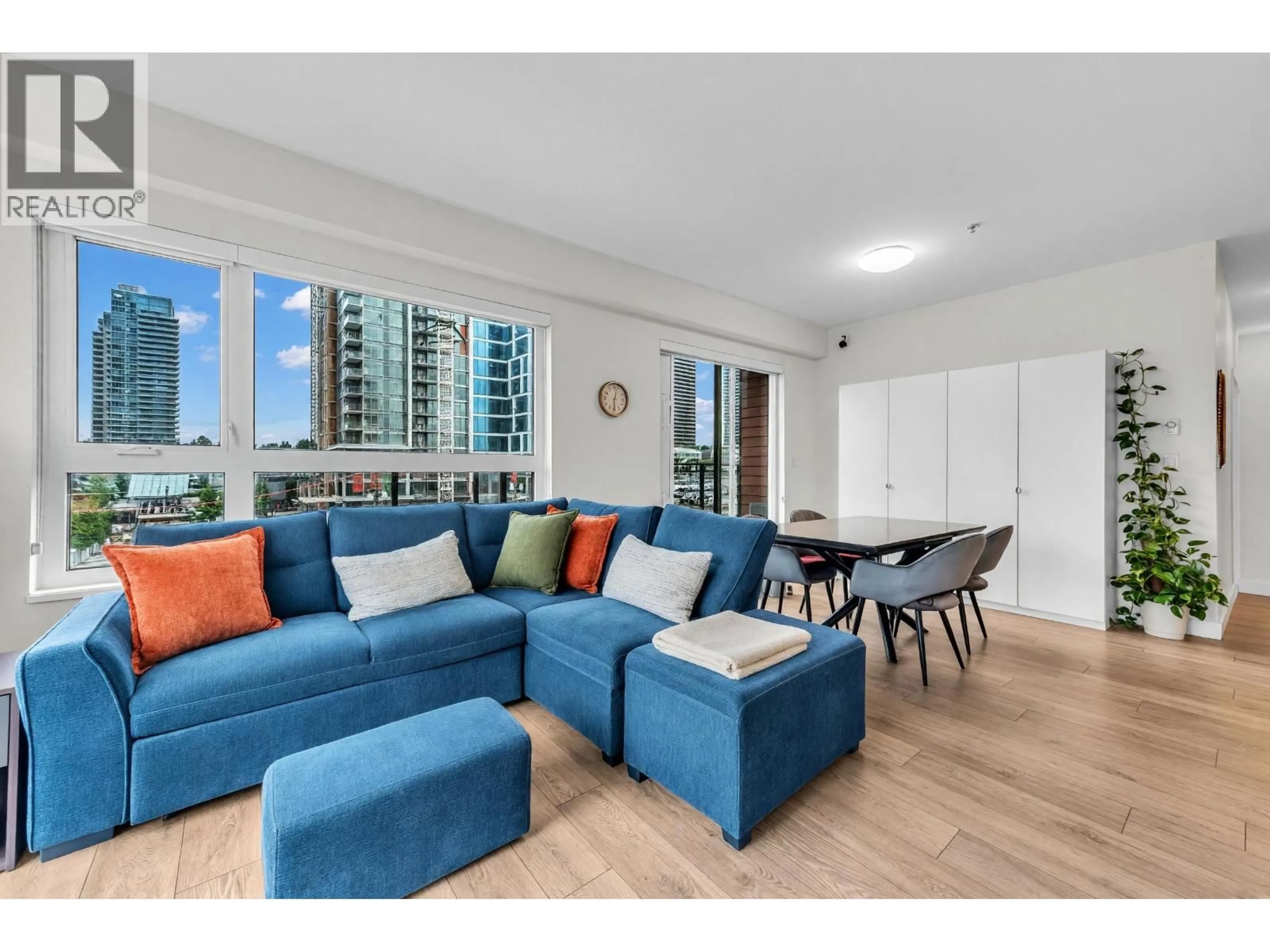 Living room with furniture, unknown for 501 - 4468 DAWSON STREET, Burnaby British Columbia V5C0J9