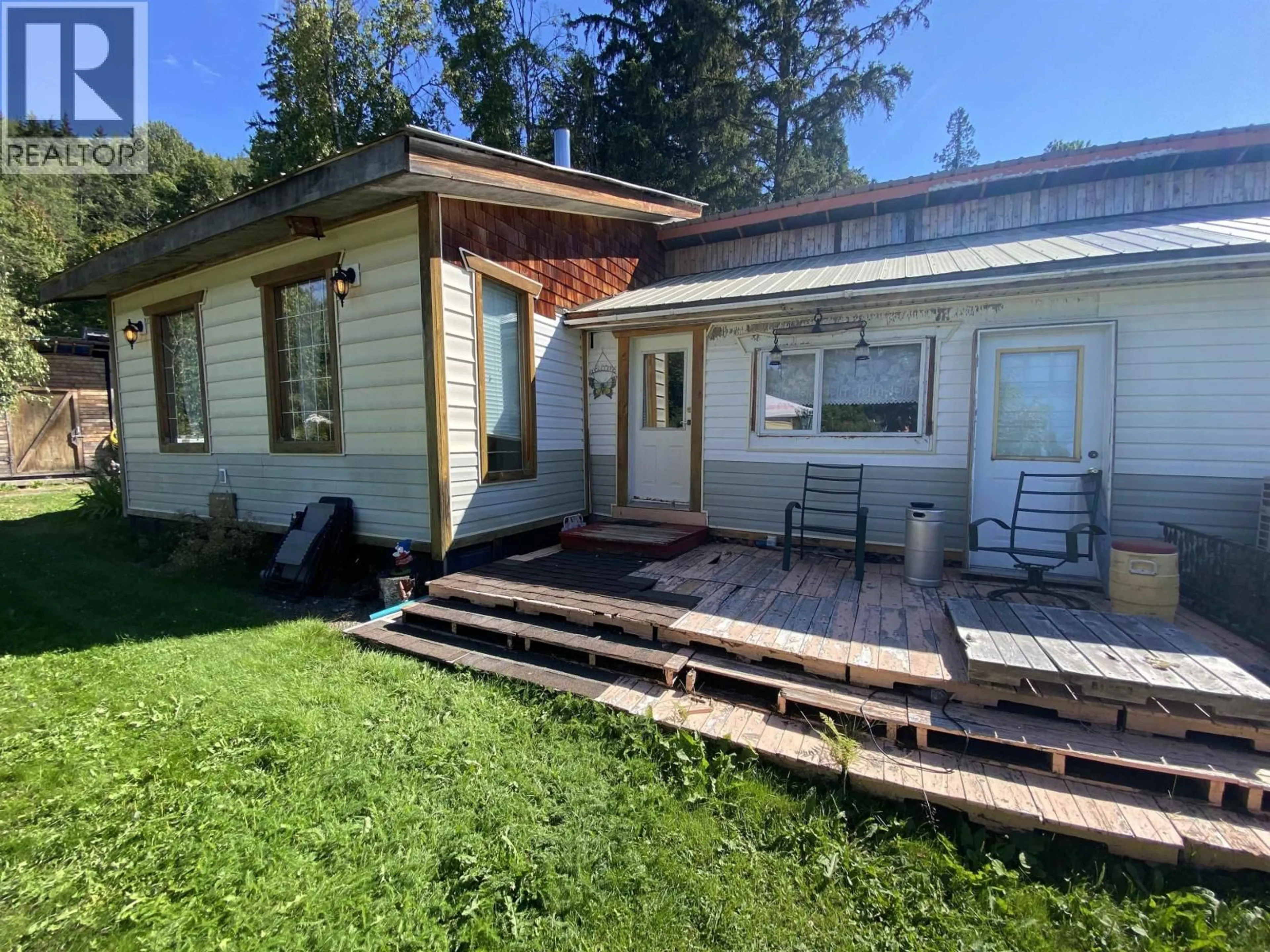 A pic from outside/outdoor area/front of a property/back of a property/a pic from drone, building for 4451 SCOTTON AVENUE, Terrace British Columbia V8G3Y7