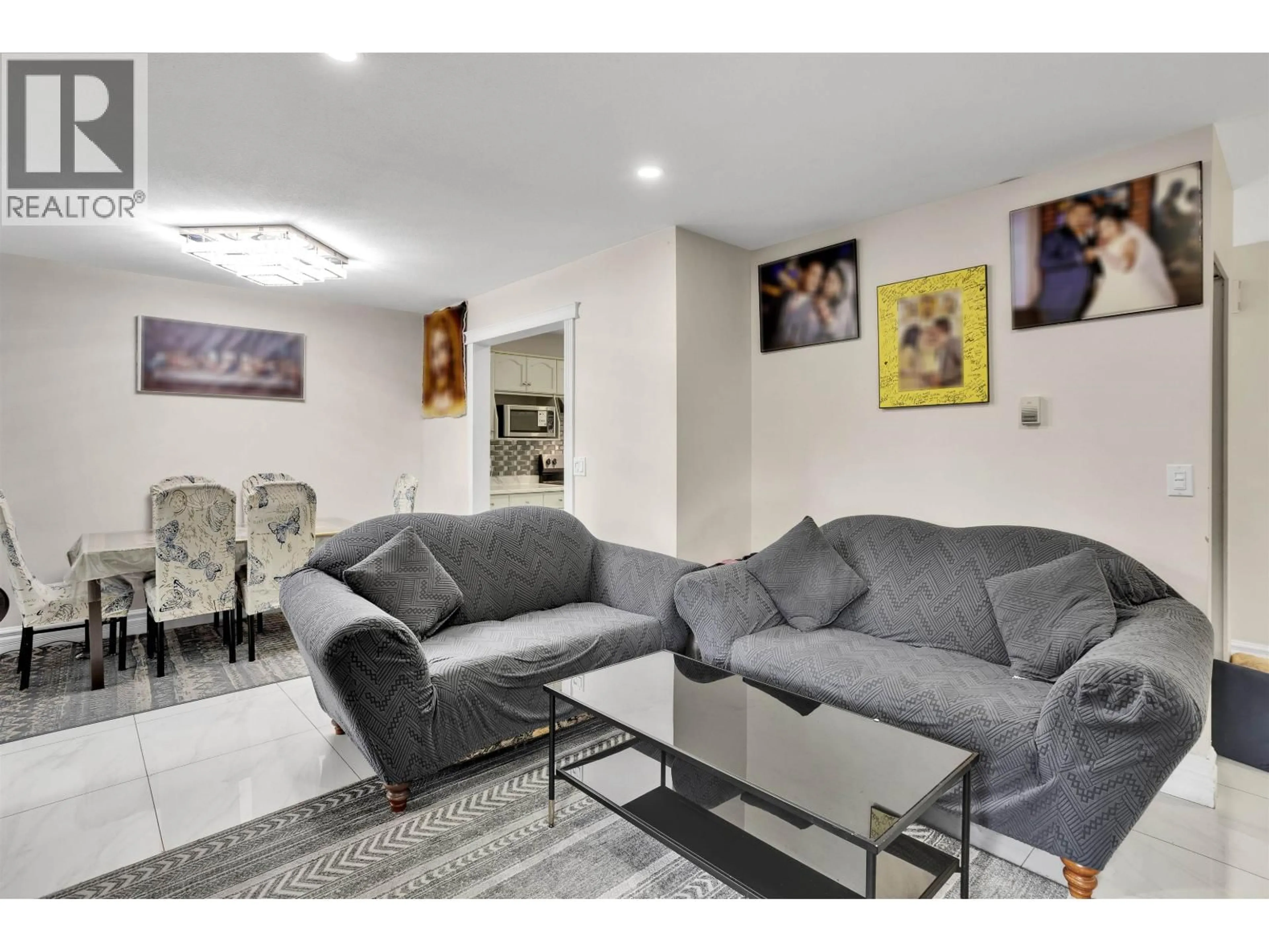 Living room with furniture, unknown for 11 - 11875 210 STREET, Maple Ridge British Columbia V2X7P3