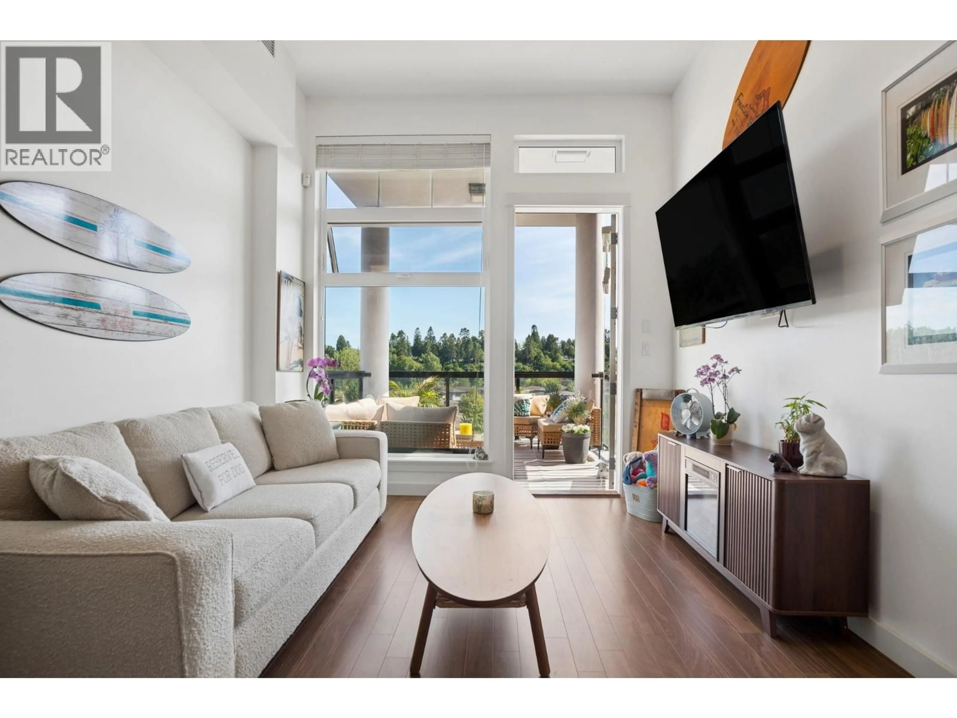 Living room with furniture, unknown for 514 - 5055 SPRINGS BOULEVARD, Tsawwassen British Columbia V4M0A5