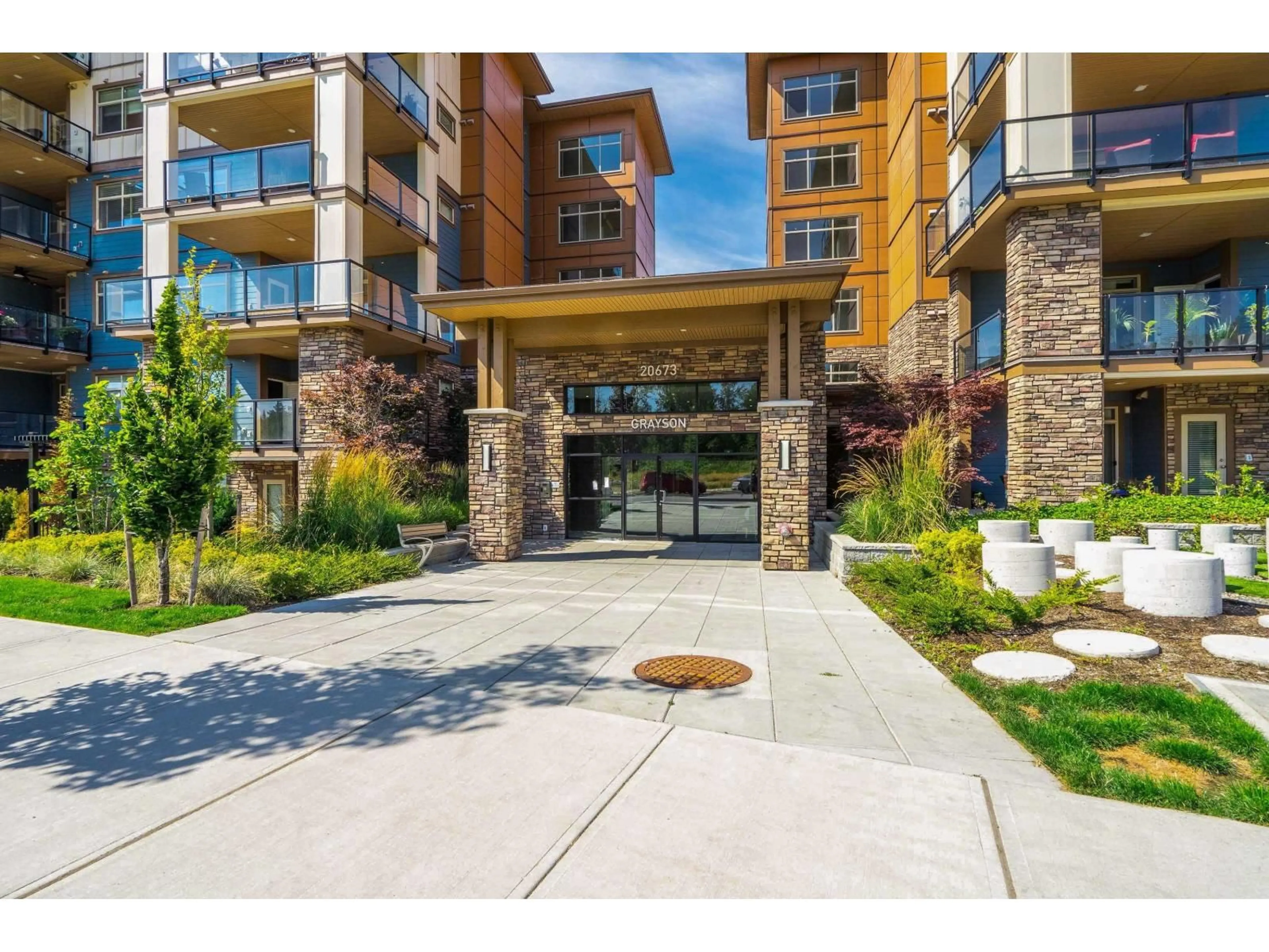 Indoor foyer for 513 - 20673 78 AVENUE, Langley British Columbia V2Y3K1