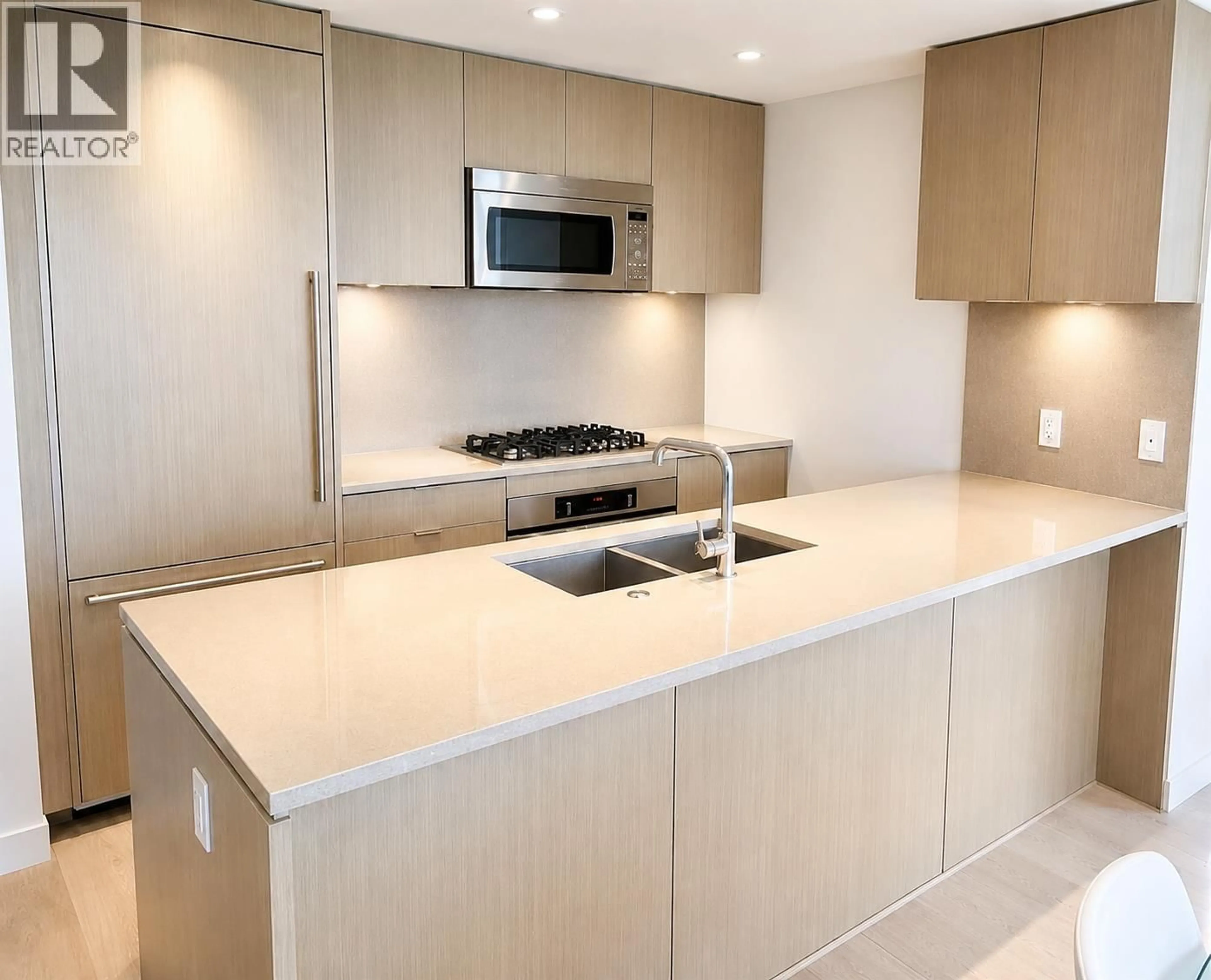 Standard kitchen, unknown for 1403 - 125 14TH STREET, North Vancouver British Columbia V7L0E6