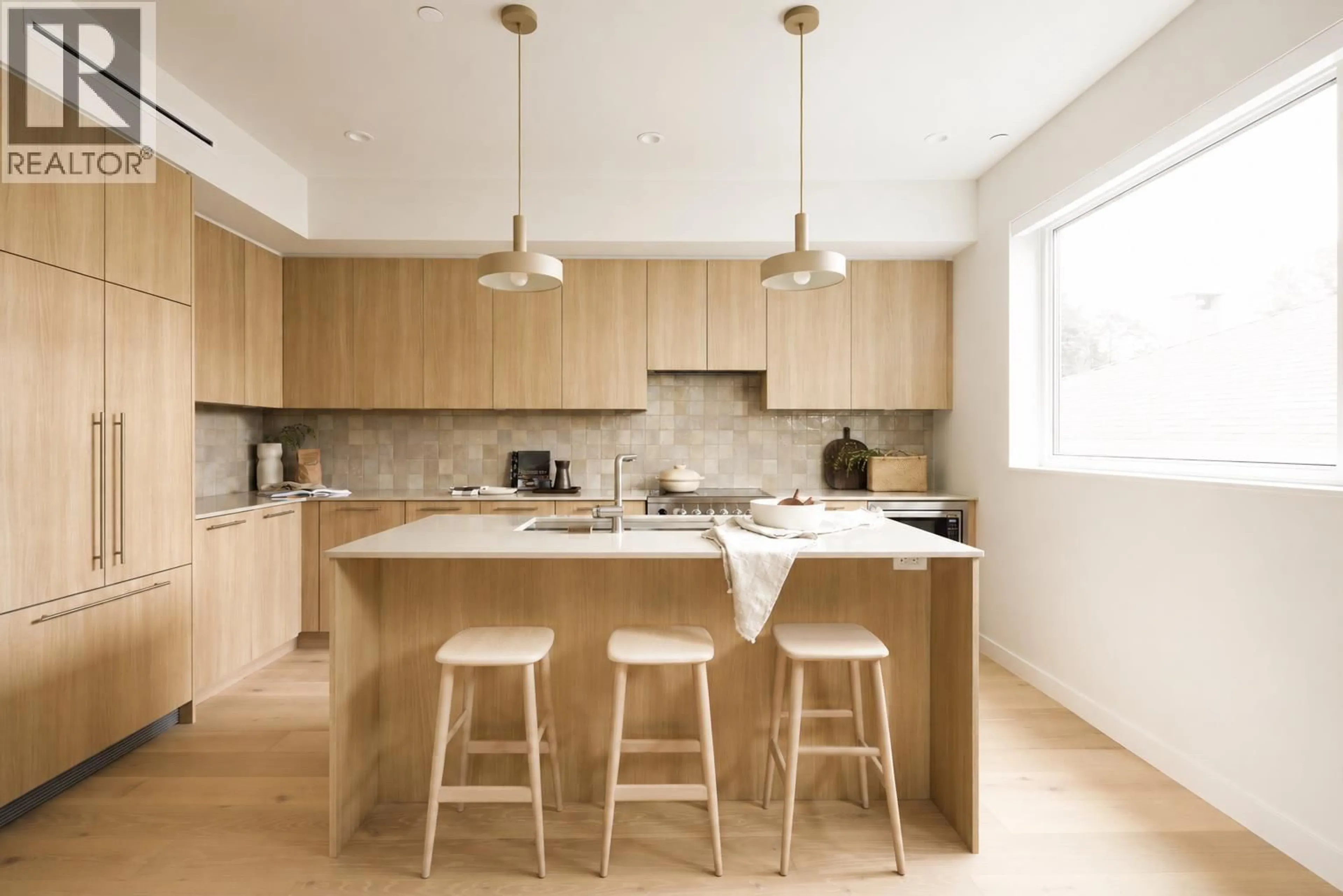 Contemporary kitchen, unknown for 1 - 2063 13TH AVENUE, Vancouver British Columbia V5N2C5