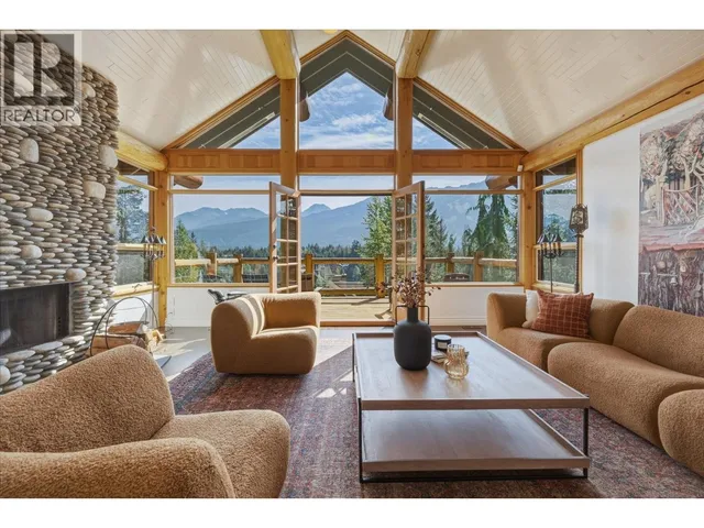 3426 BLUEBERRY DRIVE, Whistler 3