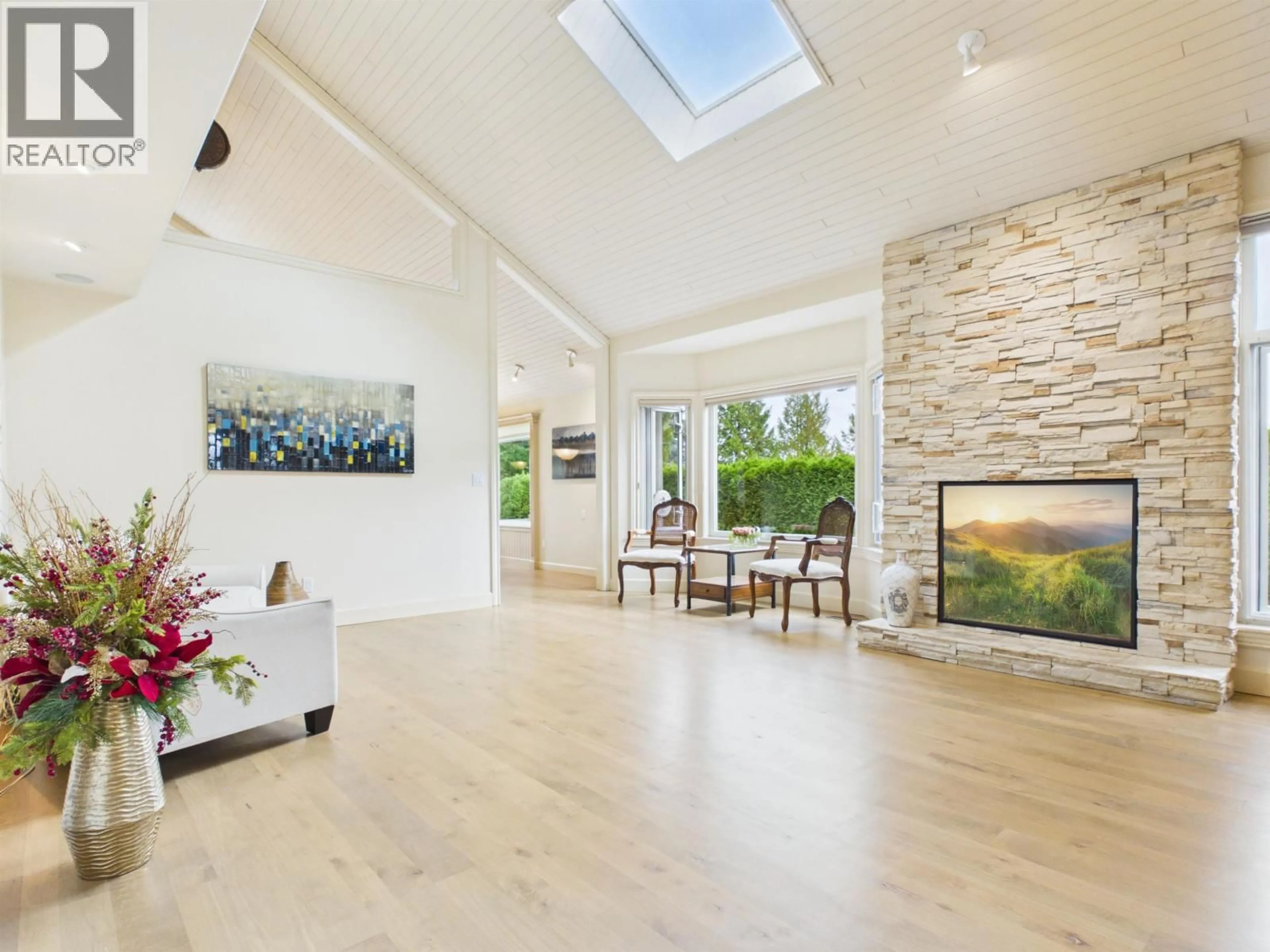 Indoor foyer for 2779 SYLVAN PLACE, Coquitlam British Columbia V3C5A6
