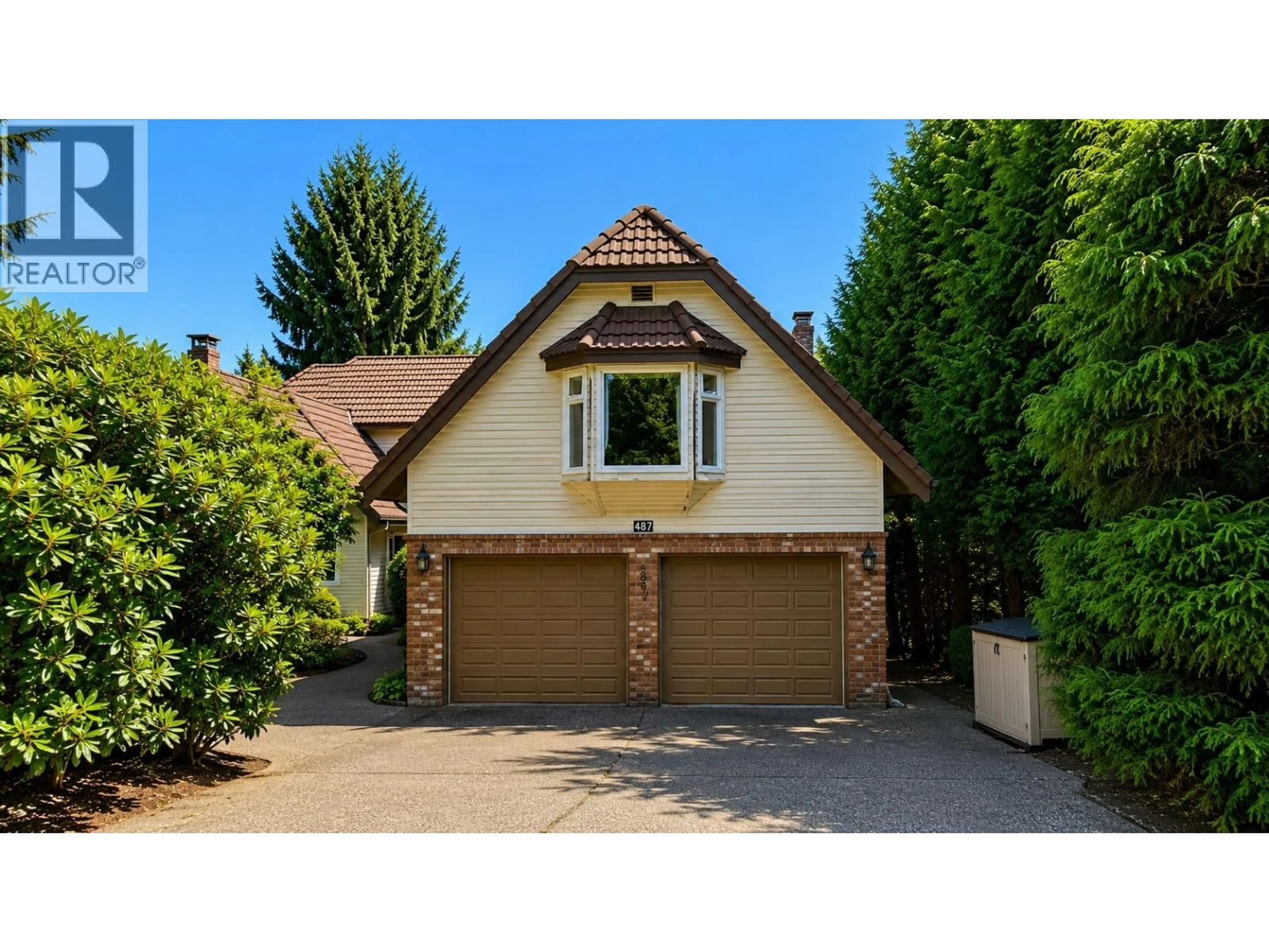Home with vinyl exterior material, street for 487 ALOUETTE DRIVE, Coquitlam British Columbia V3C4Y7