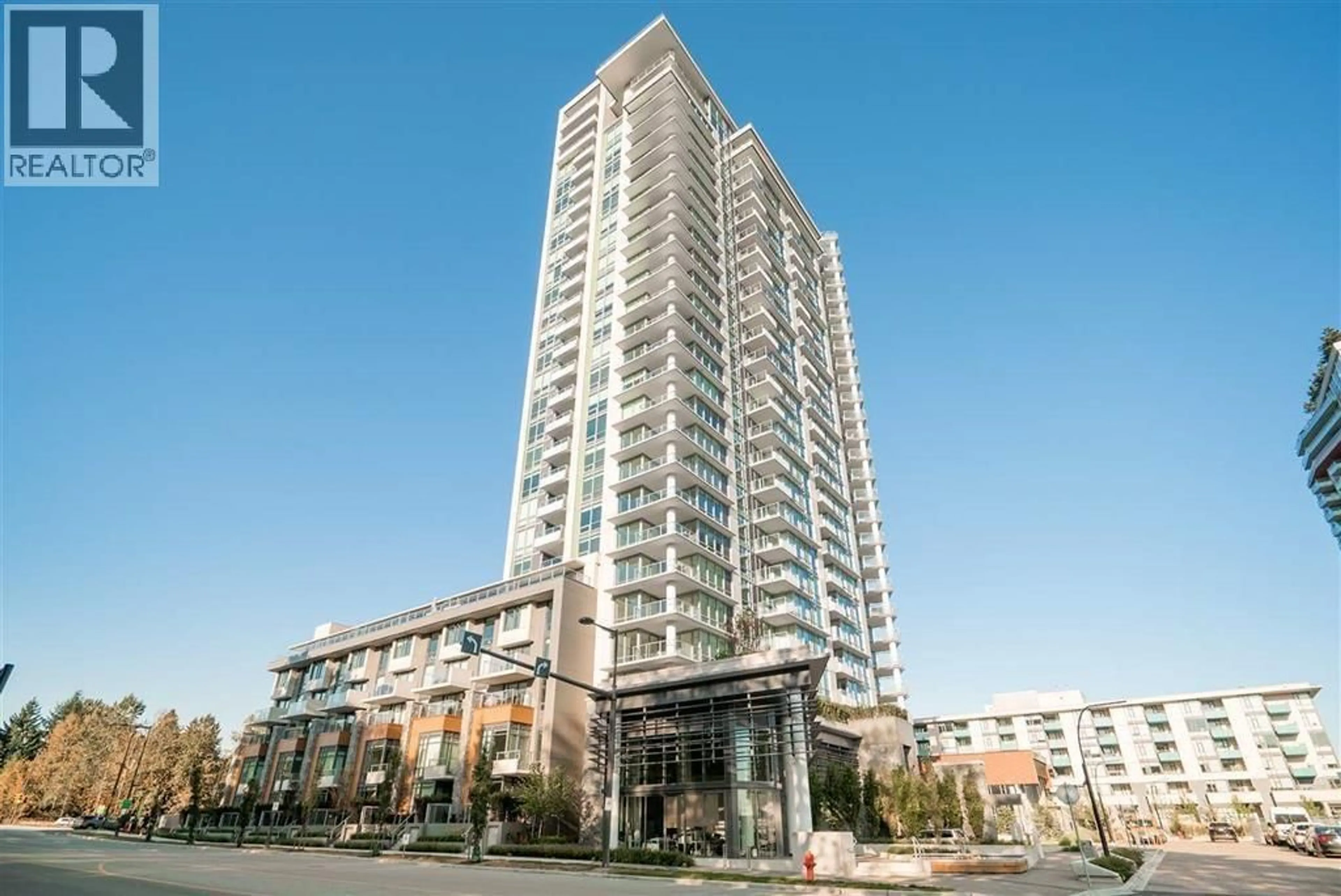 Patio, building for 1502 - 680 SEYLYNN CRESCENT, North Vancouver British Columbia V7J0B5