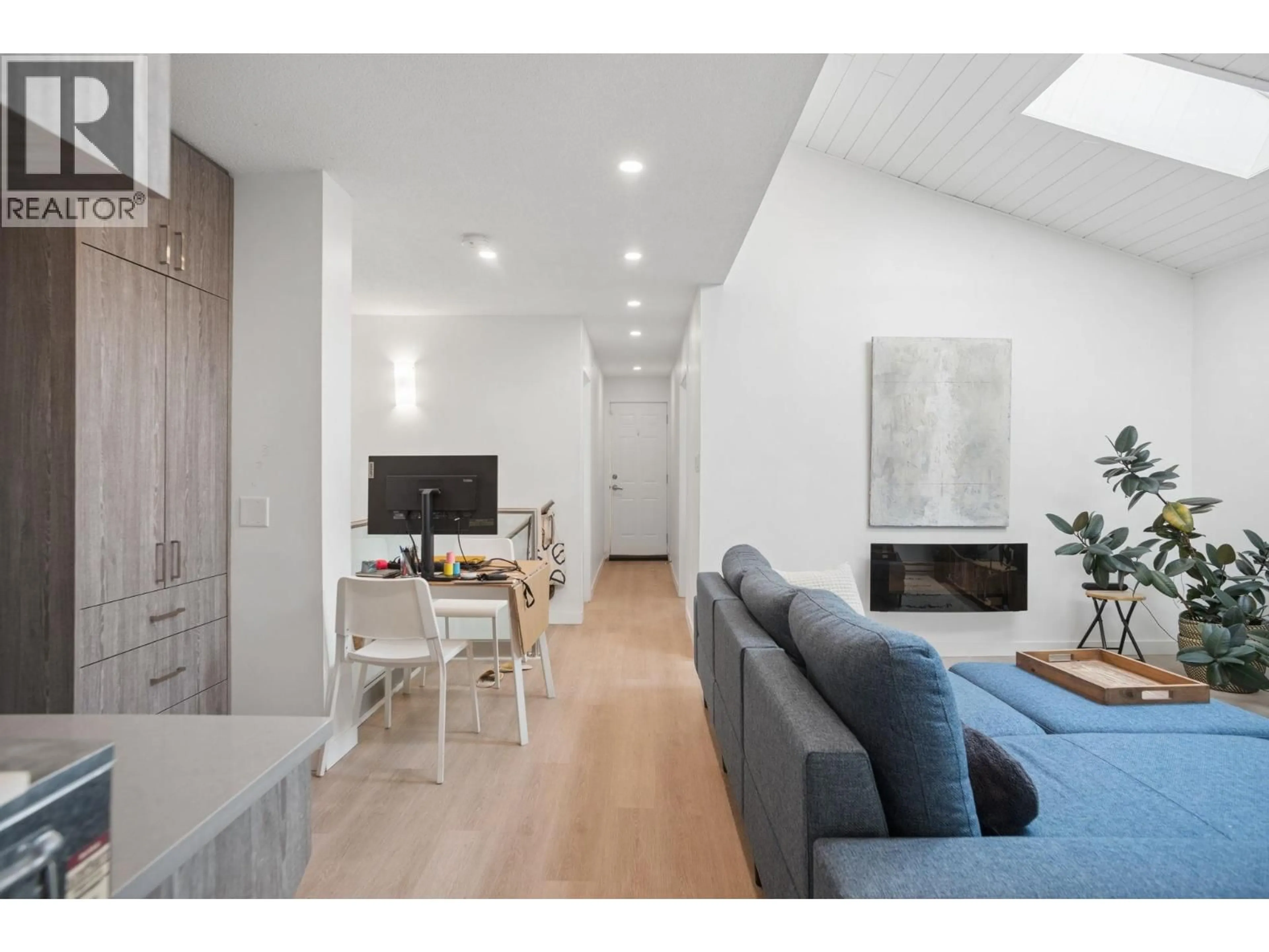 Unknown for 2890 8TH AVENUE, Vancouver British Columbia V6K2B9