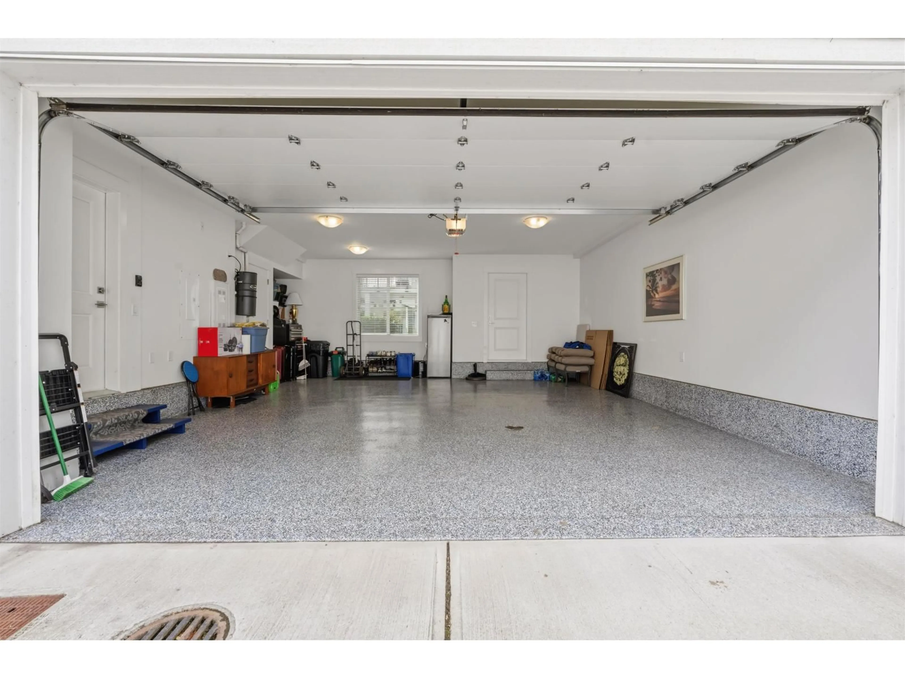 Indoor garage for 36 - 14499 64 AVENUE, Surrey British Columbia V3S1X5
