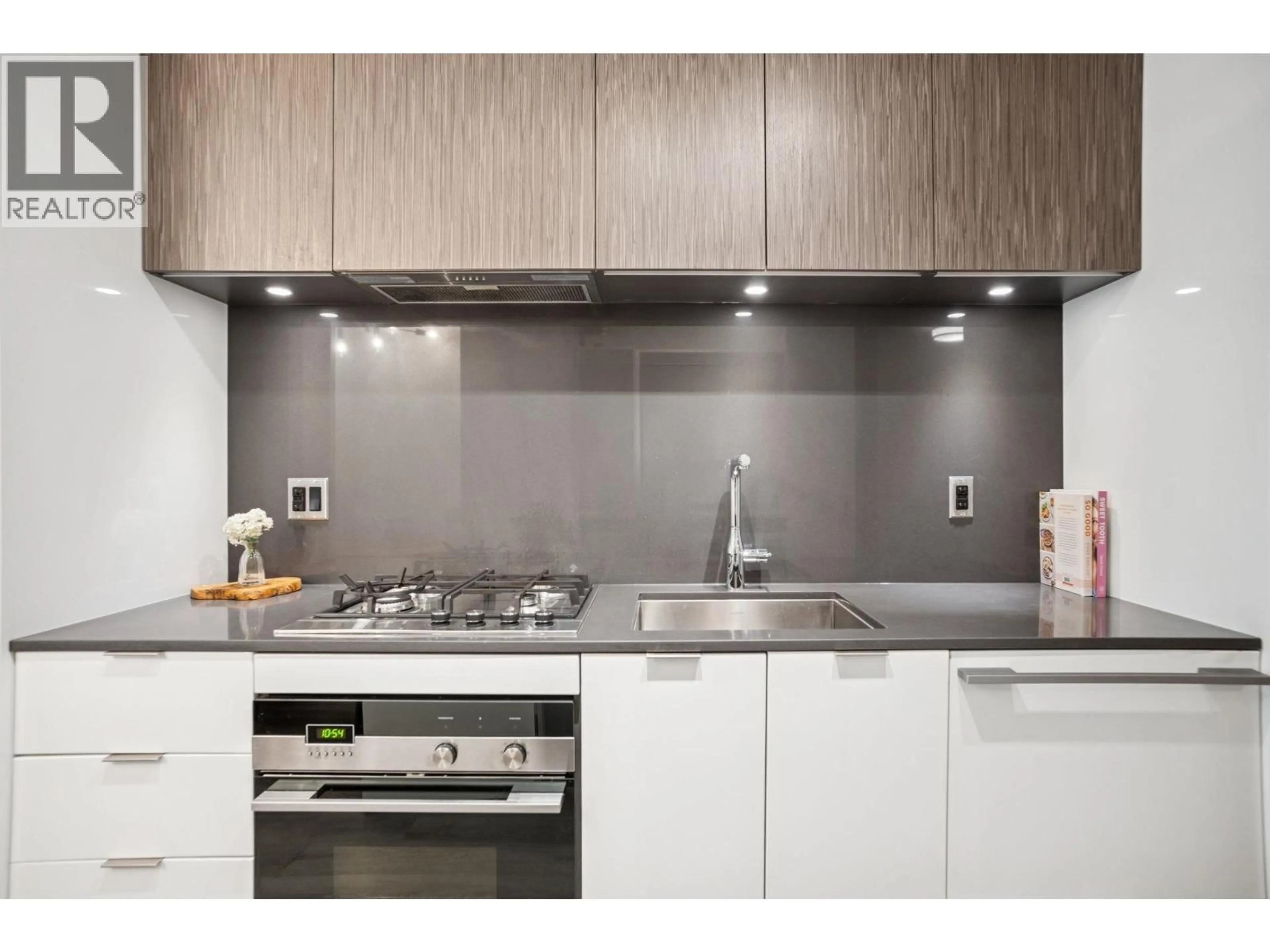 Standard kitchen, unknown for 507 - 209 7TH AVENUE, Vancouver British Columbia V5T0H3