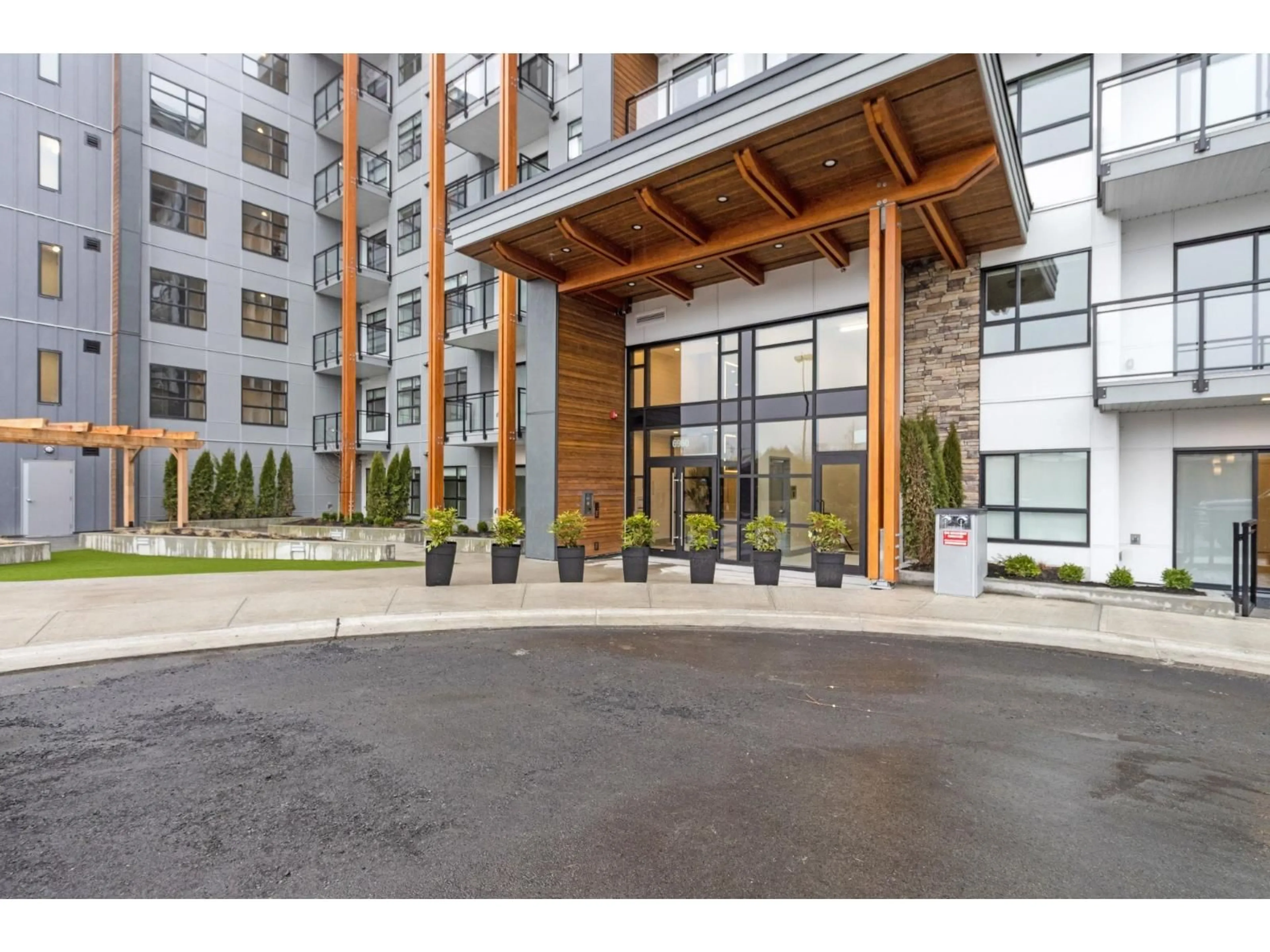 Indoor foyer for 212 - 6960 NICHOLSON ROAD, Delta British Columbia V4E0A9