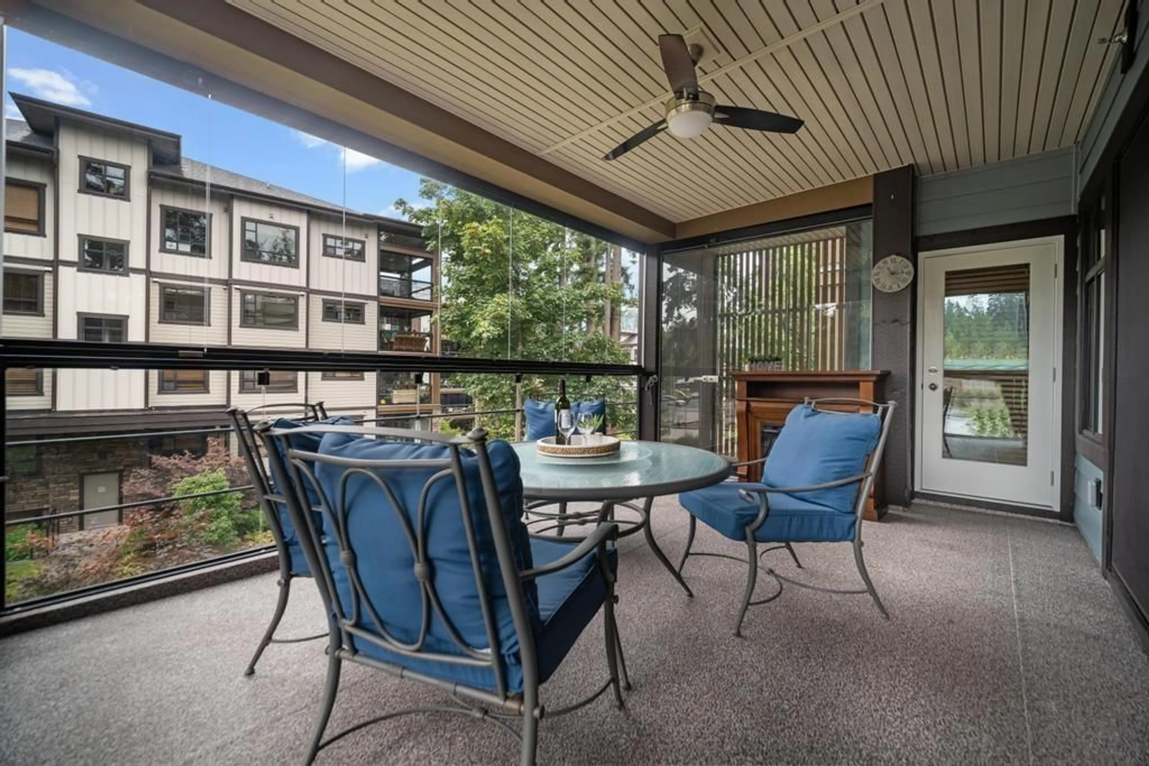 Patio, water/lake/river/ocean view for 306 - 3535 146A STREET, Surrey British Columbia V4P0H2