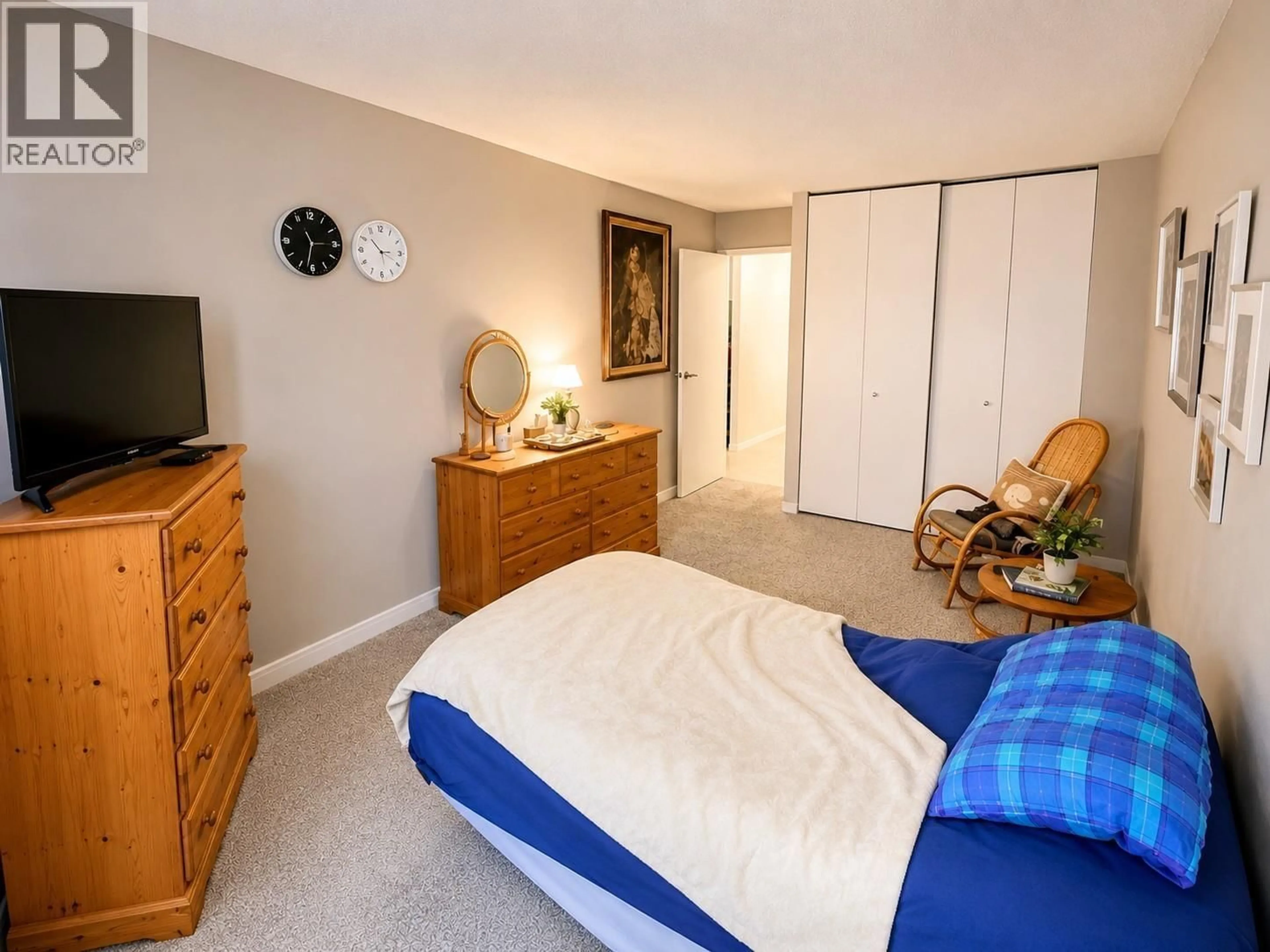 A pic of a room for 405 - 2024 FULLERTON AVENUE, North Vancouver British Columbia V7P3G4