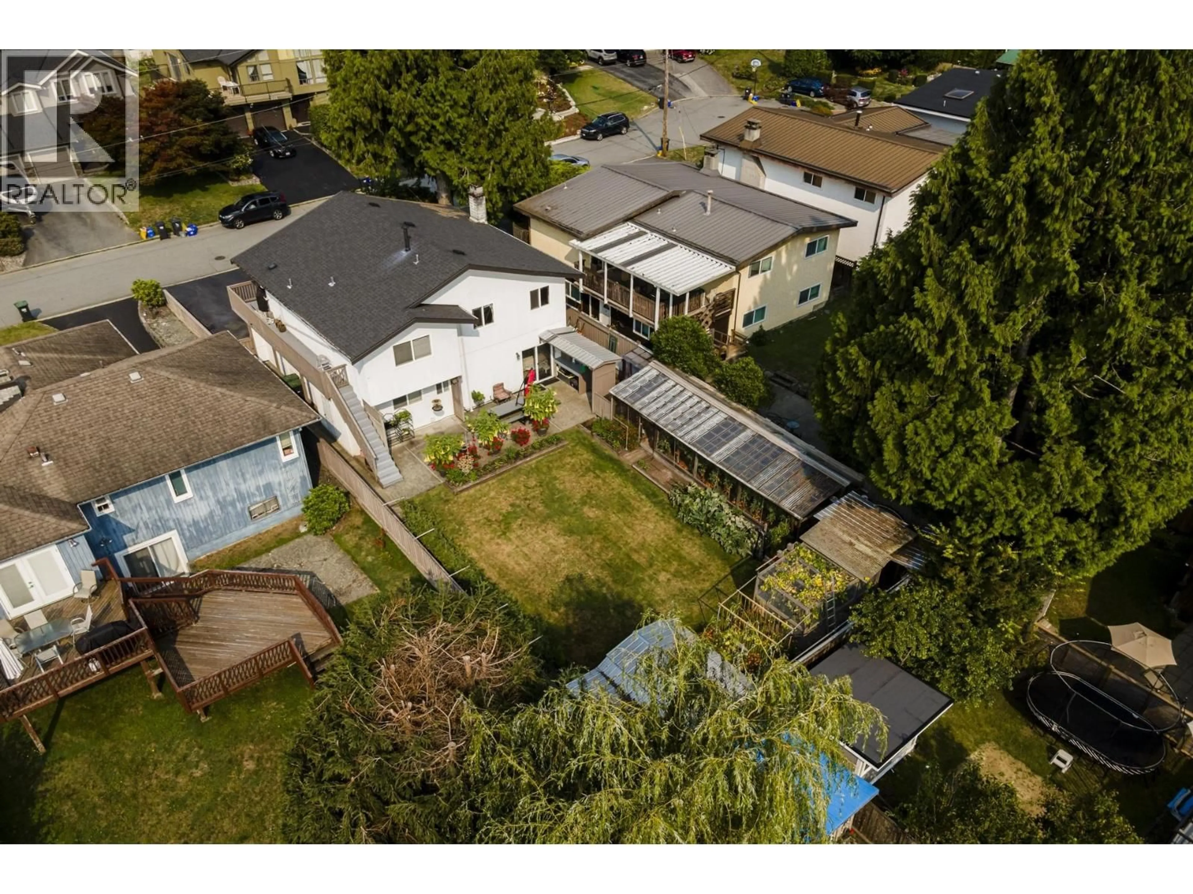 A pic from outside/outdoor area/front of a property/back of a property/a pic from drone, street for 3466 UPTON ROAD, North Vancouver British Columbia V7K2M3
