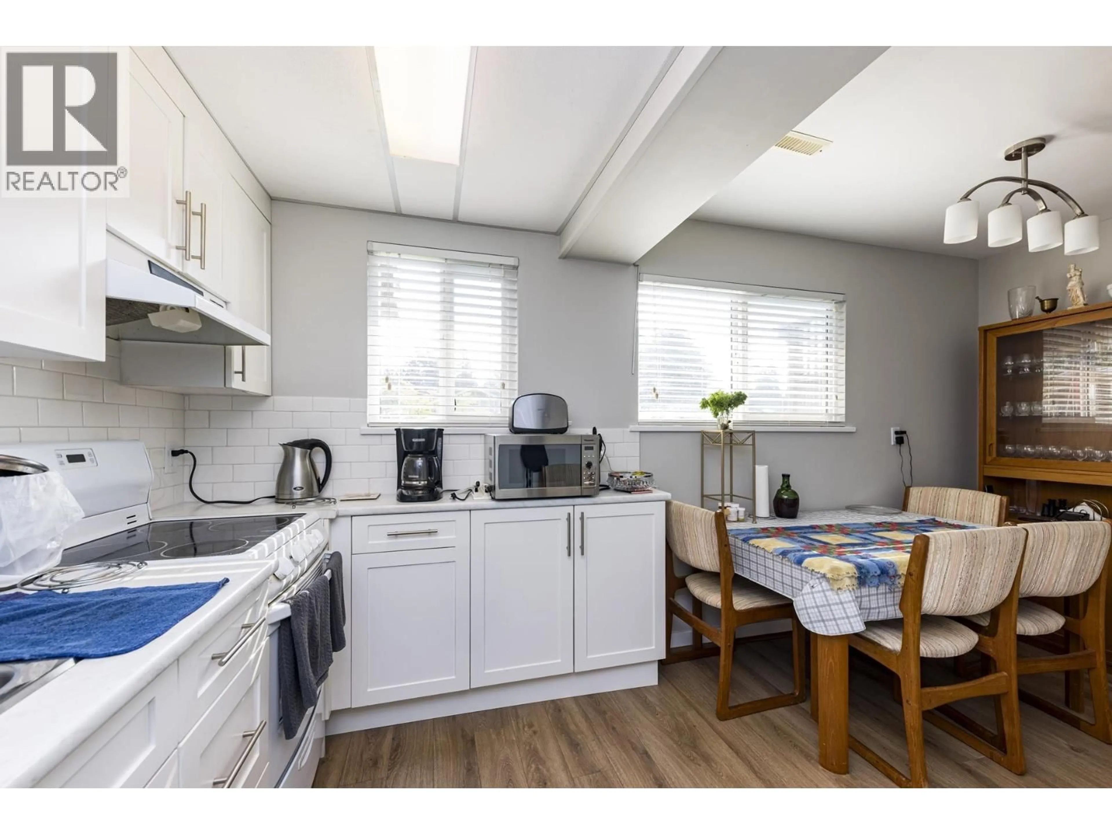 Standard kitchen, wood/laminate floor for 3466 UPTON ROAD, North Vancouver British Columbia V7K2M3
