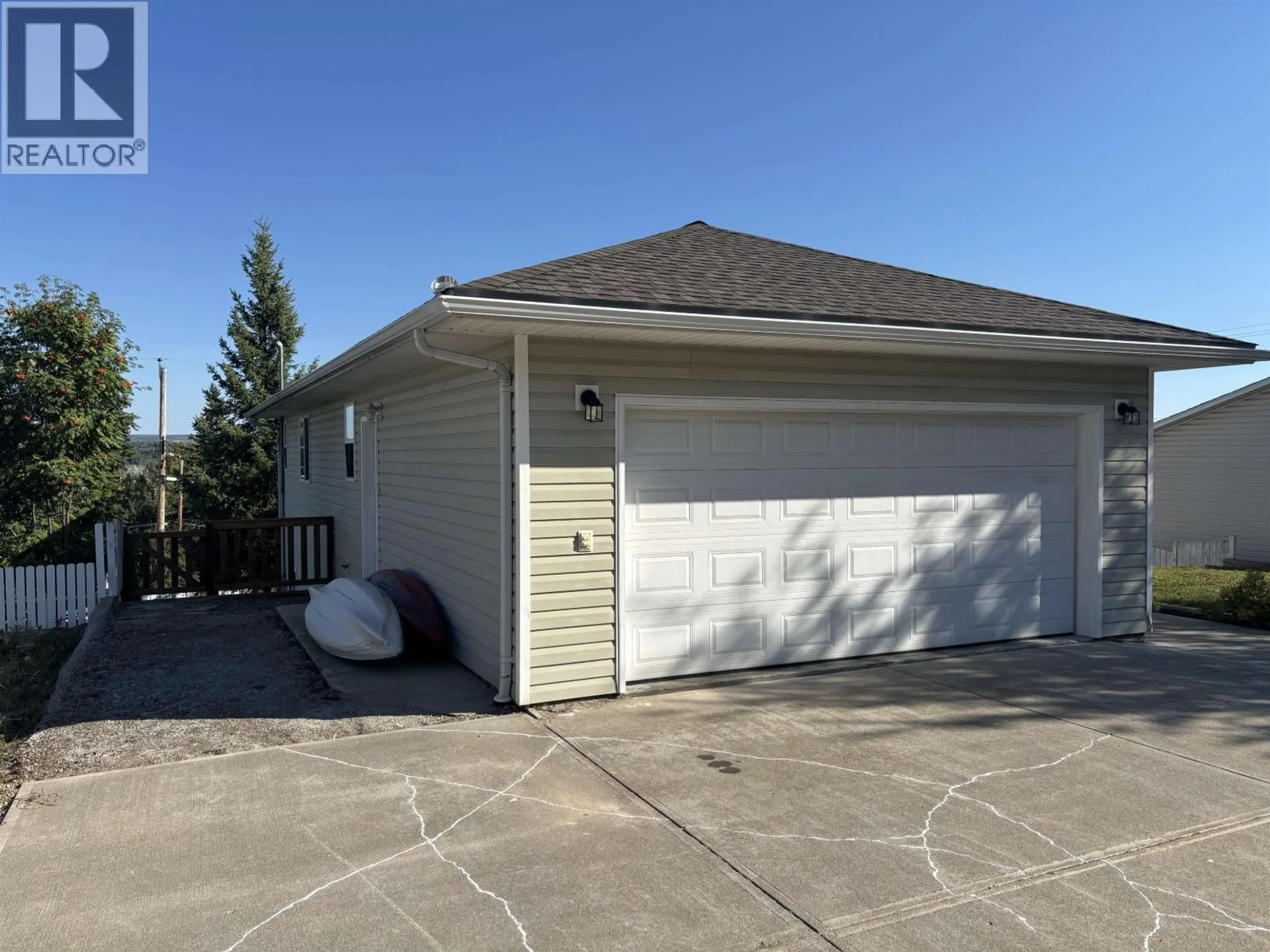 Indoor garage for 113 FIFTH STREET, Vanderhoof British Columbia V0J3A0