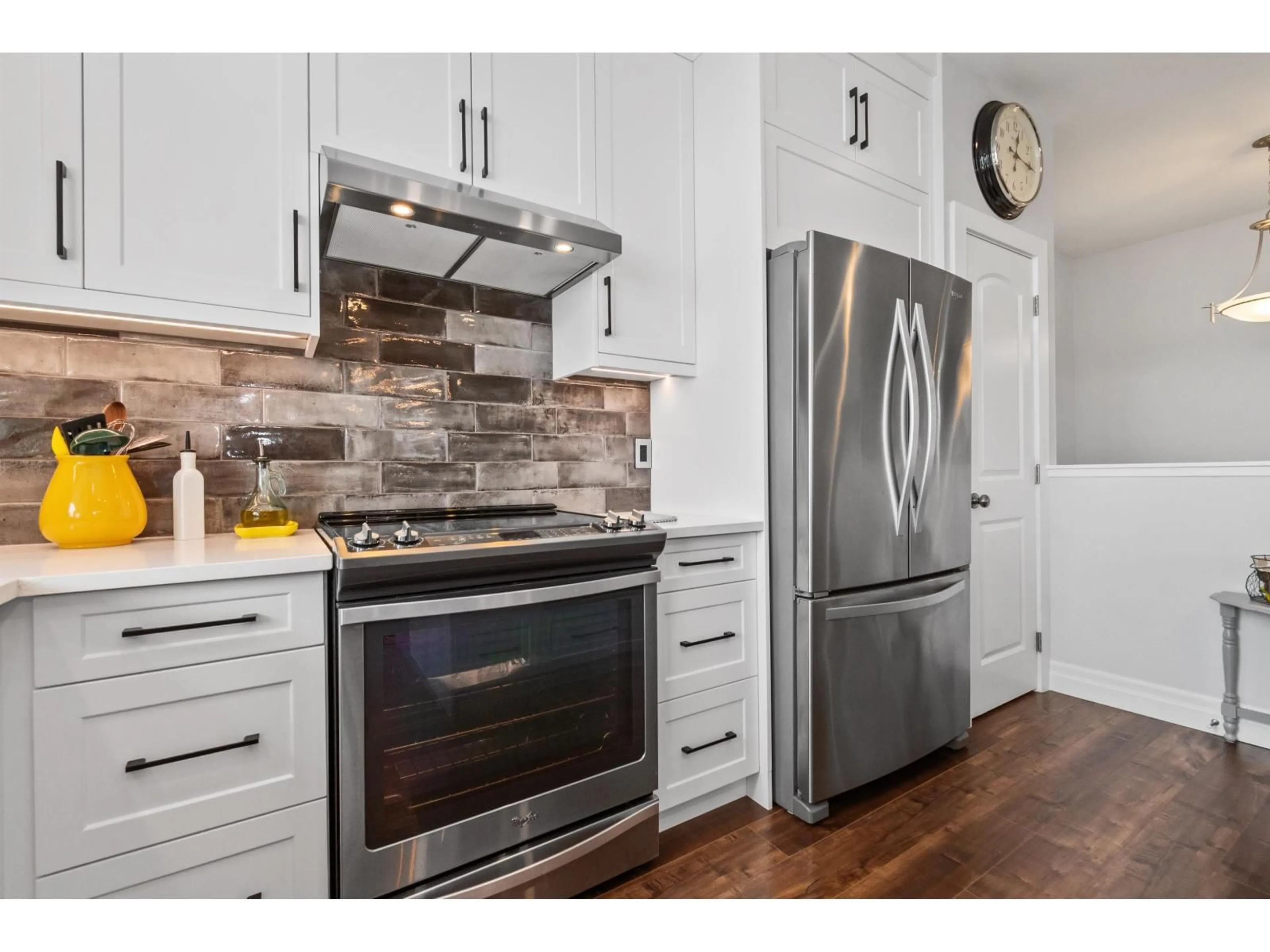 Open concept kitchen, wood/laminate floor for 2 - 47045 SYLVAN DRIVE, Chilliwack British Columbia V2R0X6