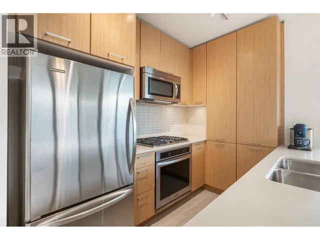 1707 - 301 CAPILANO ROAD, Port Moody 5