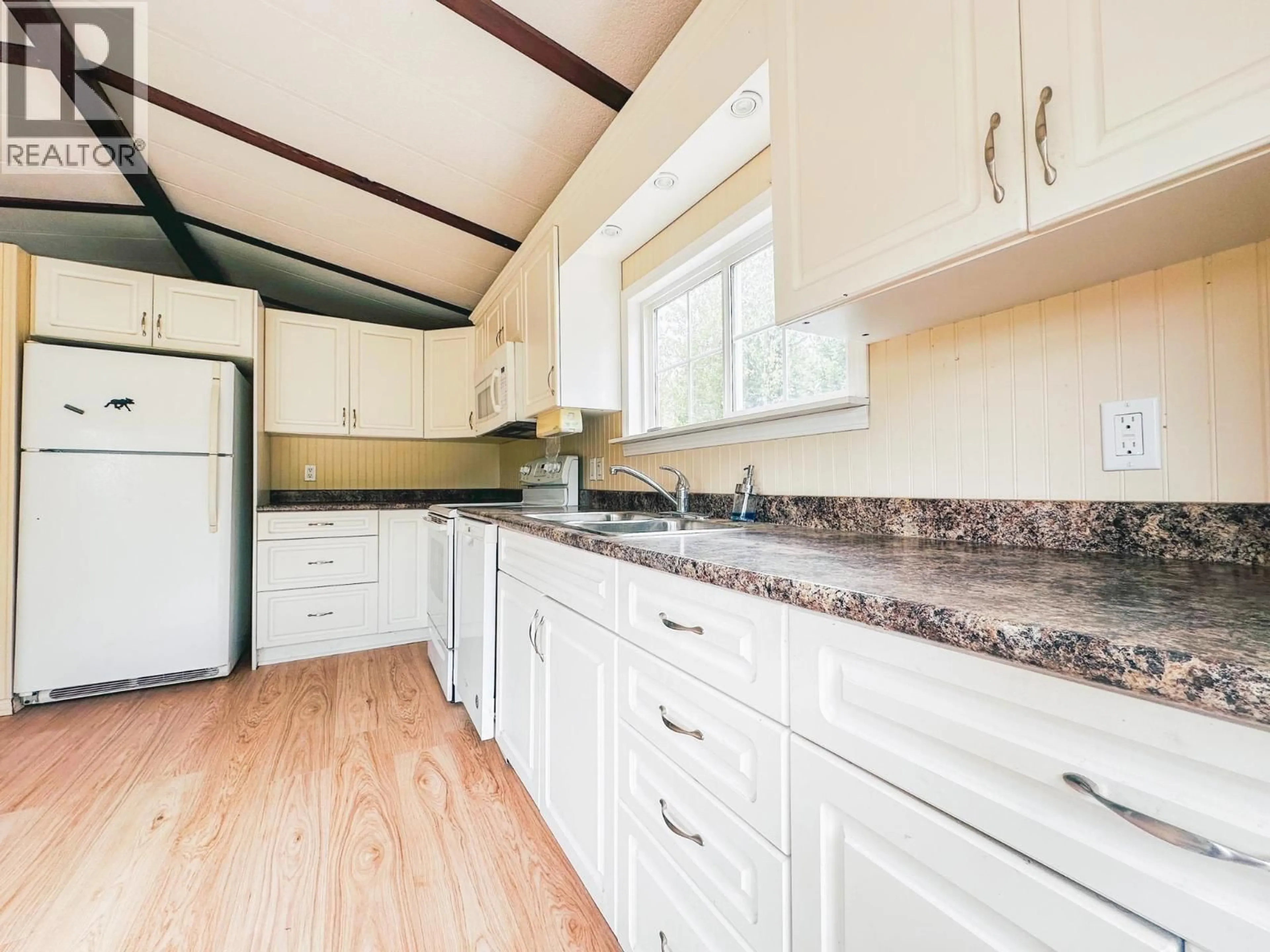 Standard kitchen, unknown for 2350 MURPHY ROAD, Burns Lake British Columbia V0J1E1