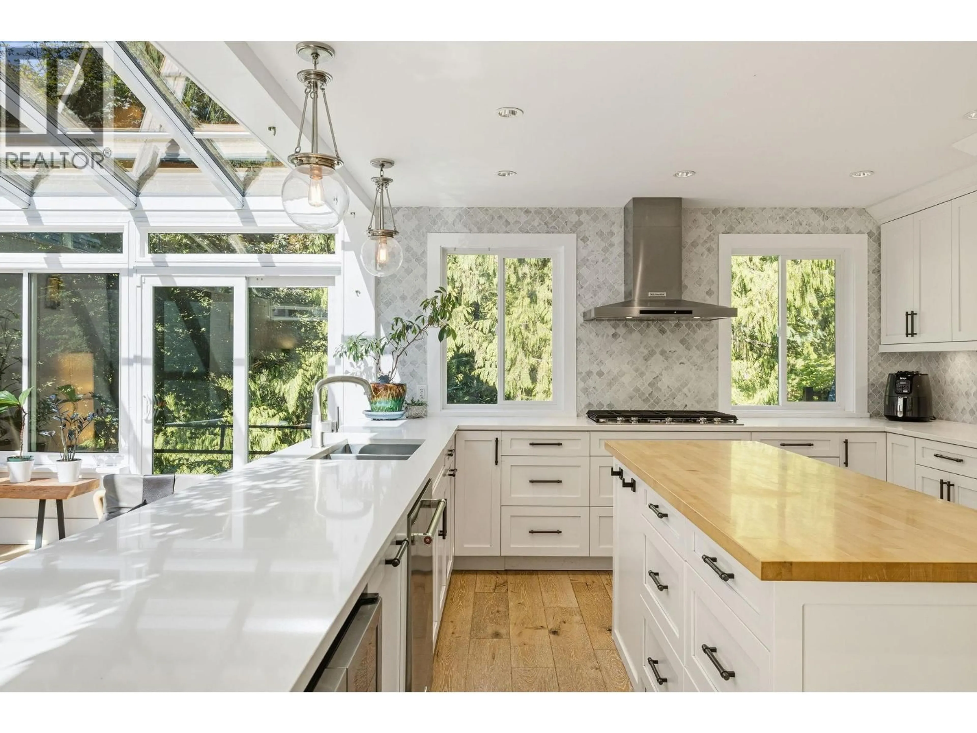 Contemporary kitchen, ceramic/tile floor for 29 - 3295 SUNNYSIDE ROAD, Anmore British Columbia V3H4Z4