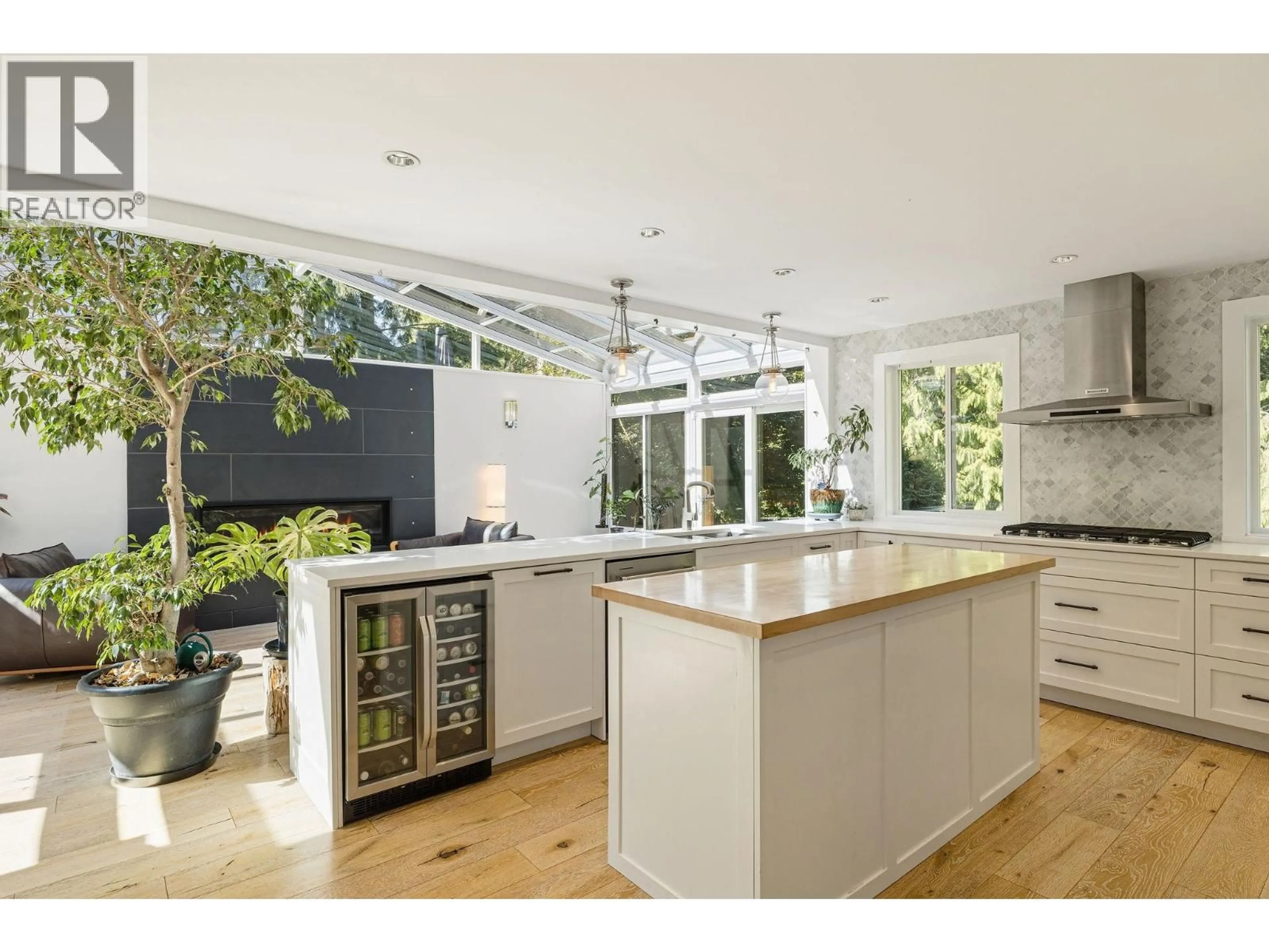 Contemporary kitchen, unknown for 29 - 3295 SUNNYSIDE ROAD, Anmore British Columbia V3H4Z4