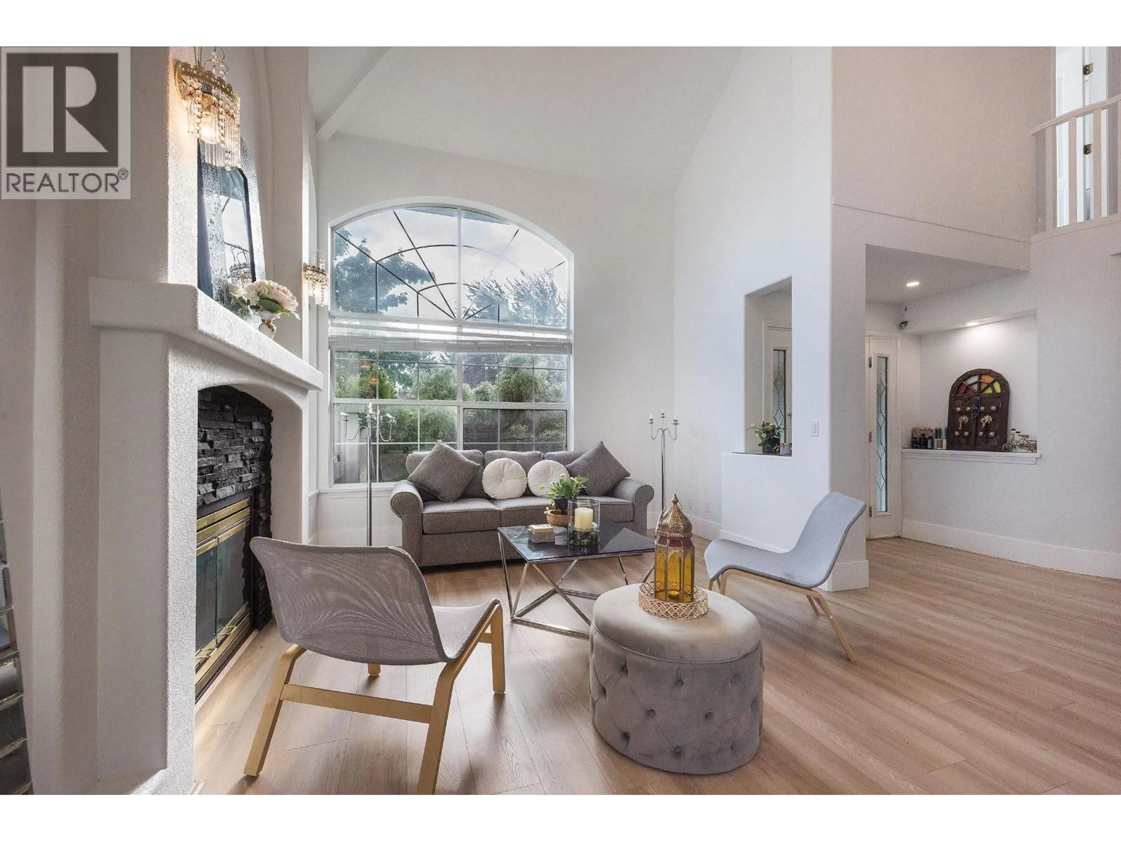Living room with furniture, wood/laminate floor for 1545 SALAL CRESCENT, Coquitlam British Columbia V3E2V6