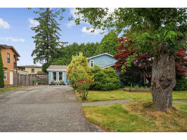 12737 DRUMMOND PLACE, Surrey 2