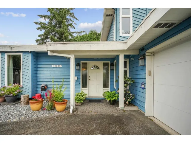 12737 DRUMMOND PLACE, Surrey 3
