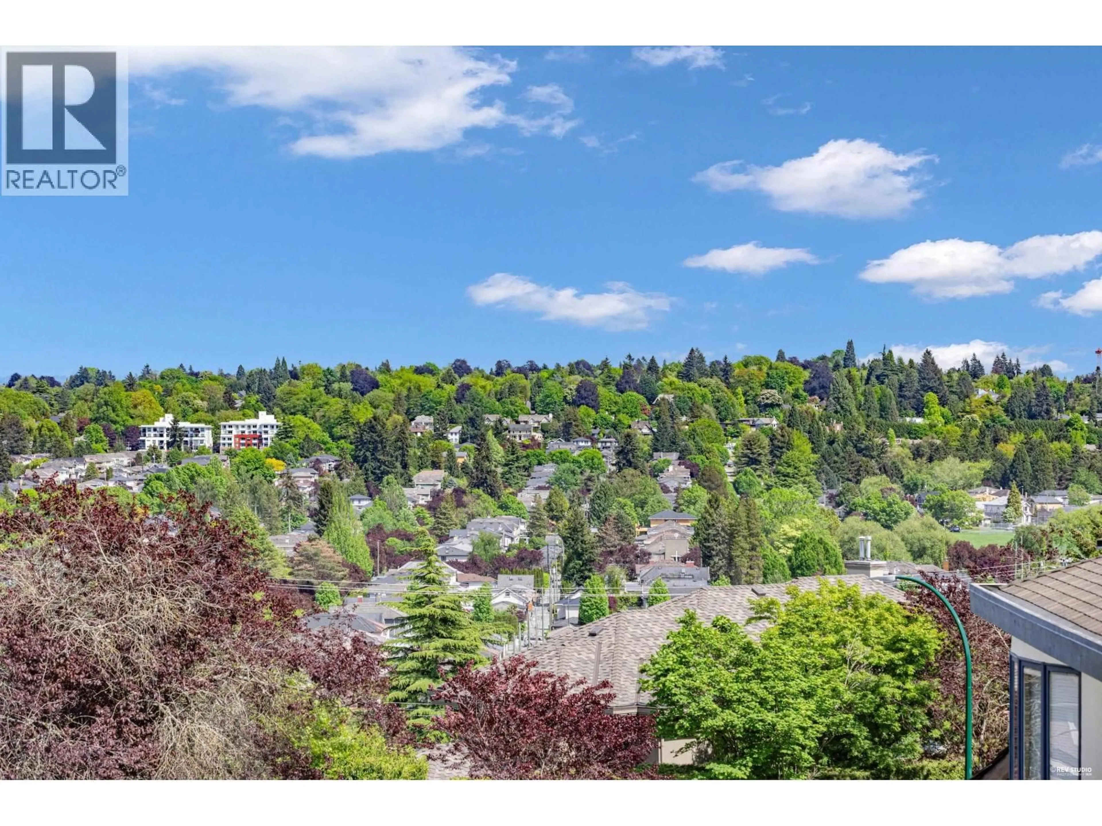 A pic from outside/outdoor area/front of a property/back of a property/a pic from drone, forest/trees view for 3191 23RD AVENUE, Vancouver British Columbia V6L1P7