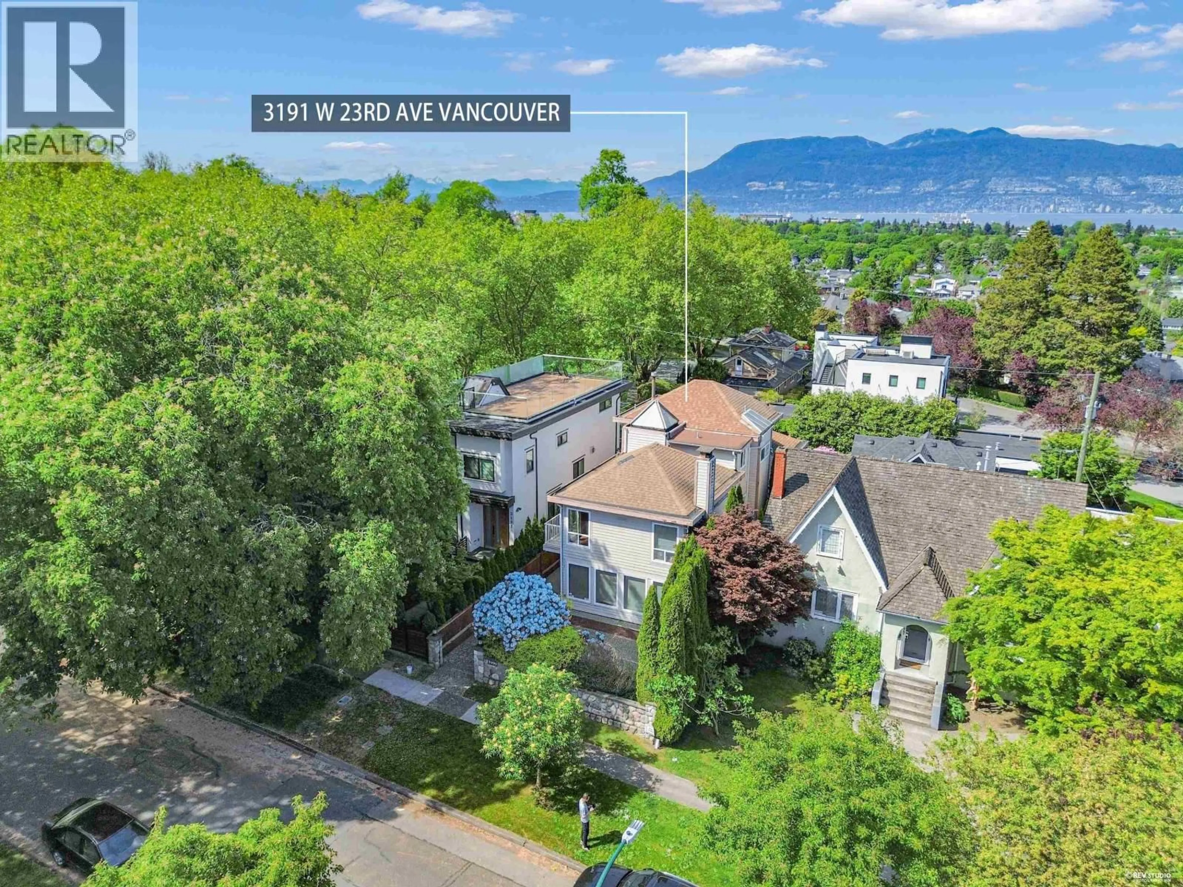 A pic from outside/outdoor area/front of a property/back of a property/a pic from drone, mountain view for 3191 23RD AVENUE, Vancouver British Columbia V6L1P7