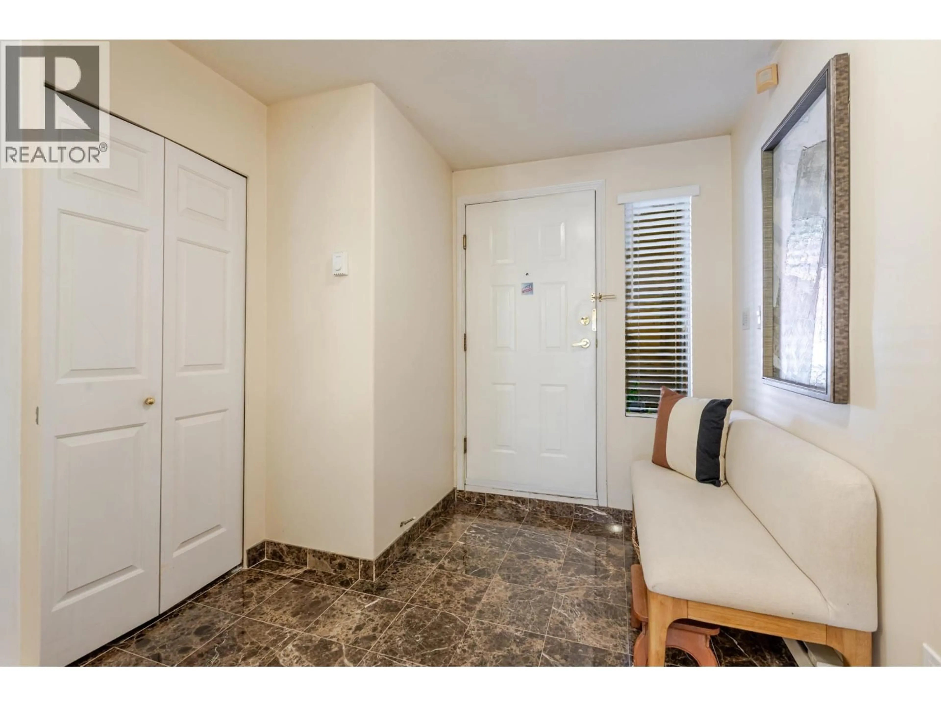 Indoor entryway for 103 - 2 RENAISSANCE SQUARE, New Westminster British Columbia V3M6K3